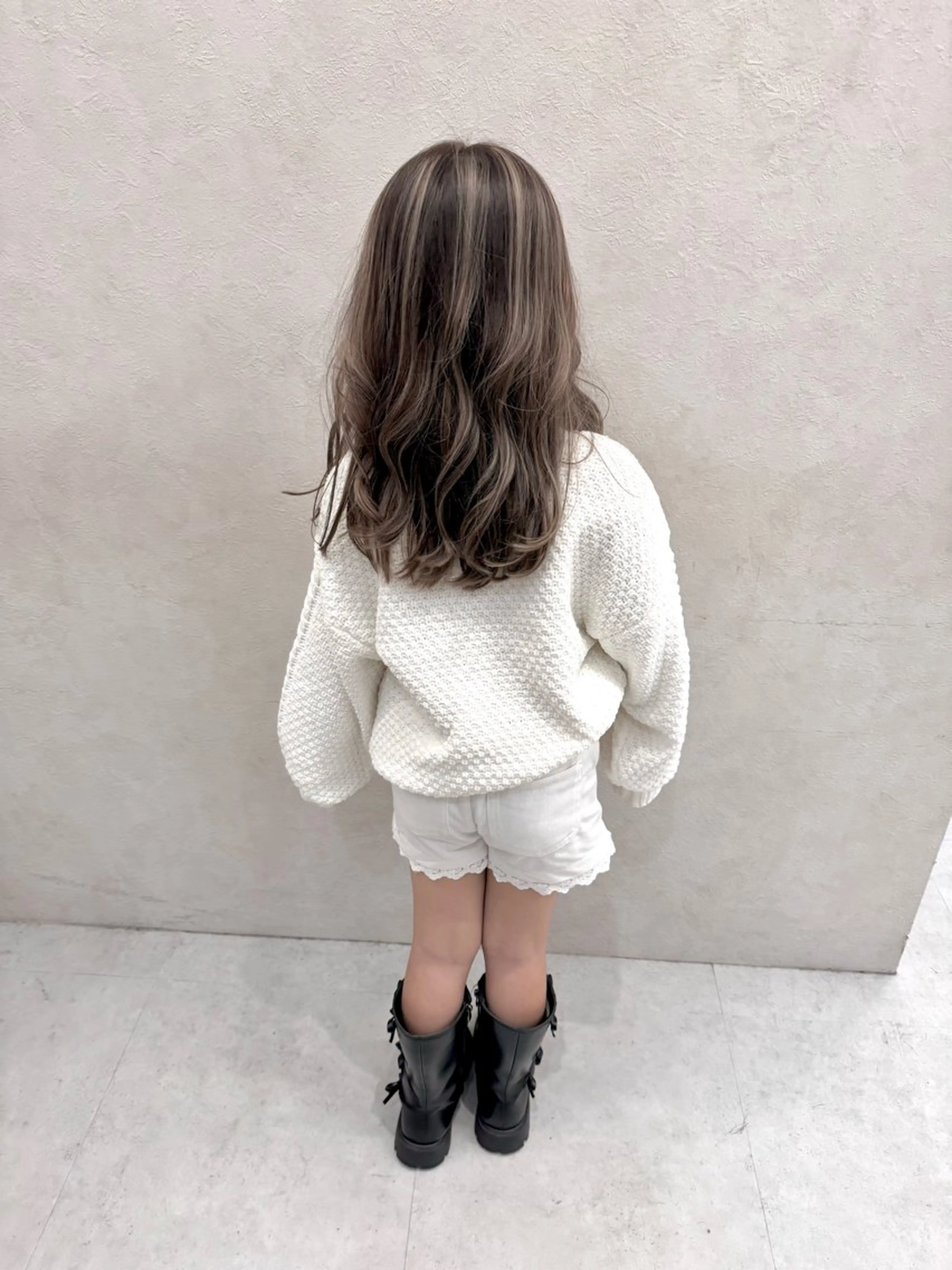 セミロング カラー キッズ AKI 🐉のヘアスタイル