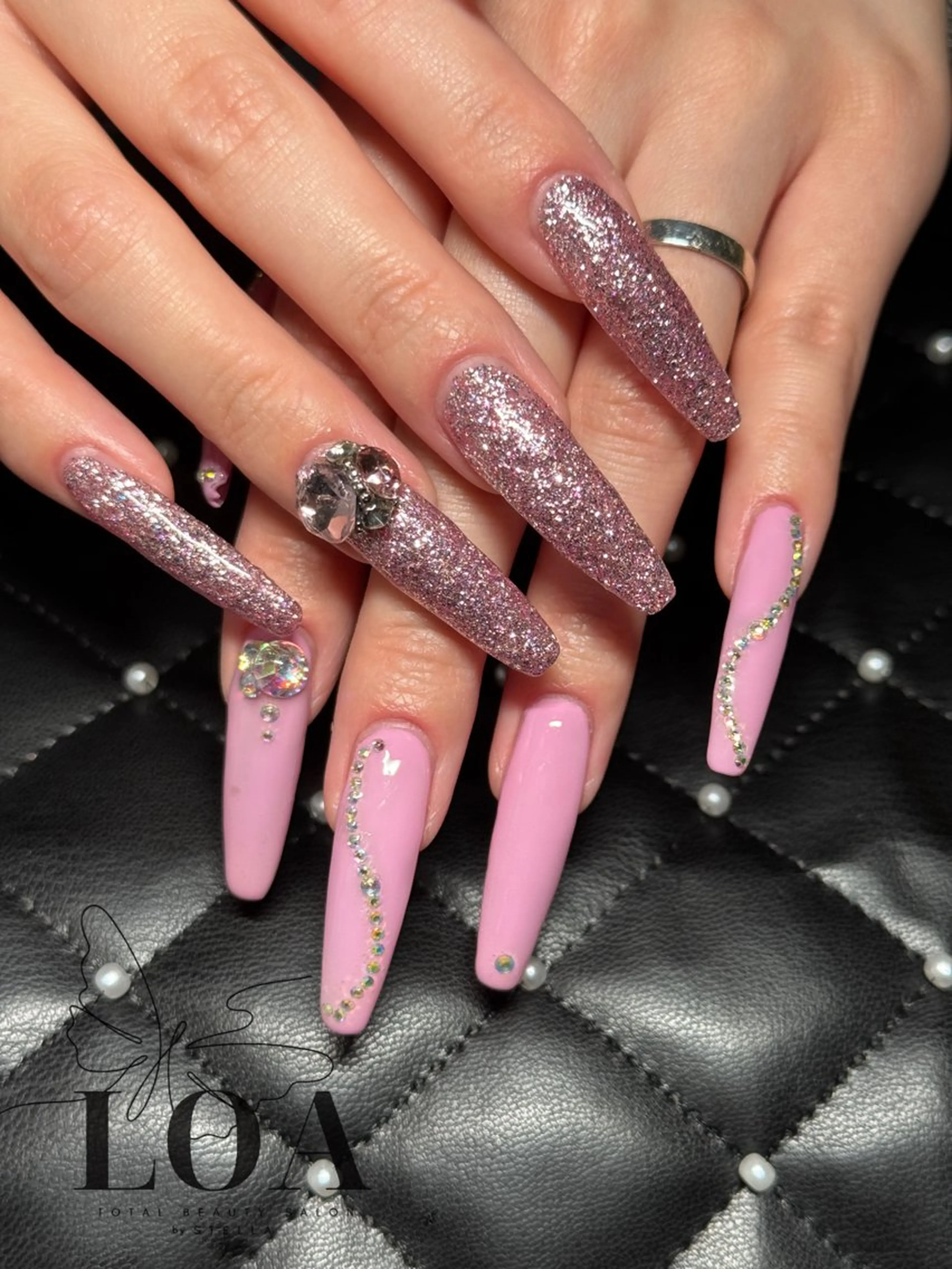 ネイル ハンドネイル LOA🦋 yuraのネイルデザイン