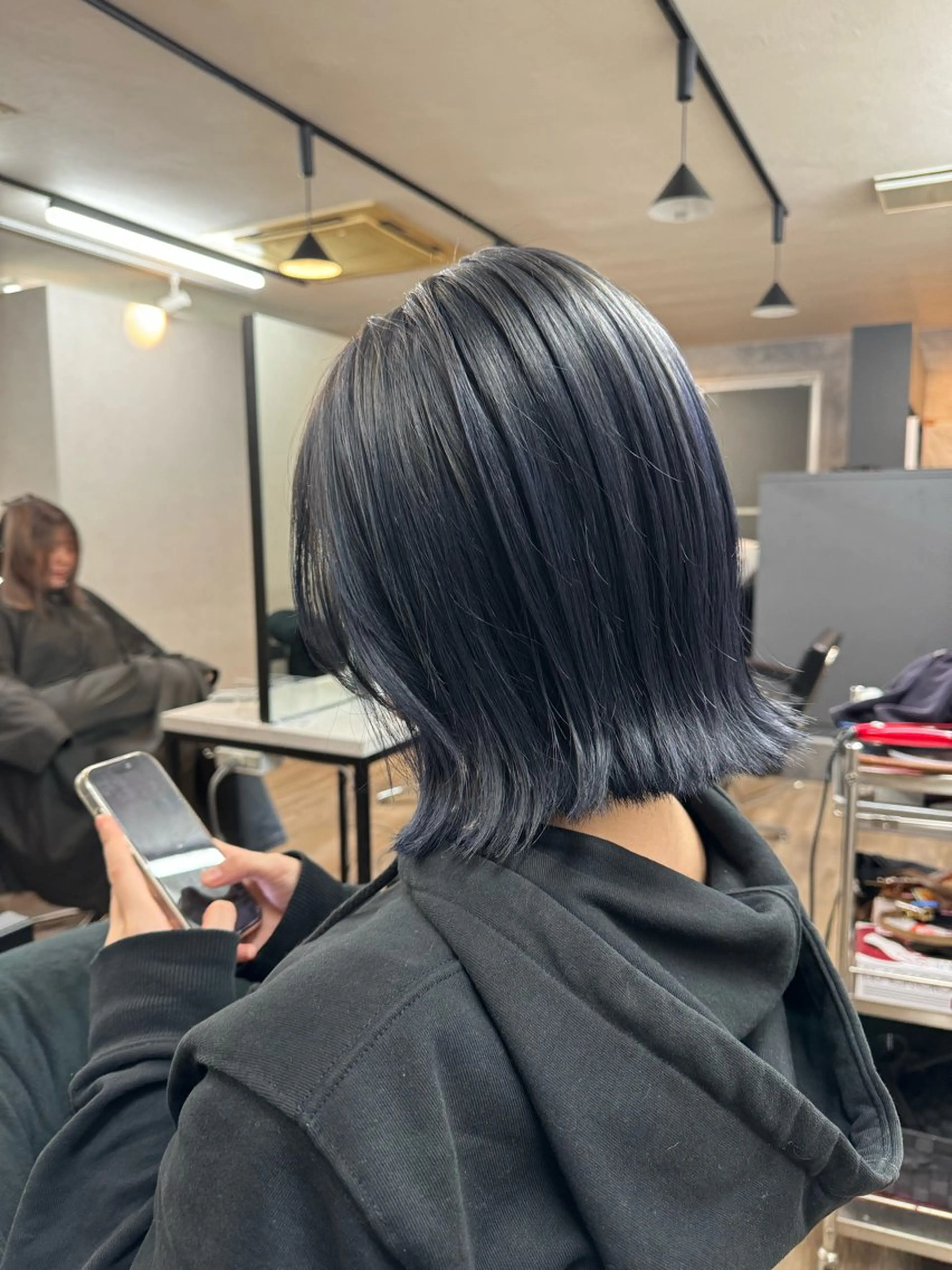 ミディアム 井上 彩加のヘアスタイル