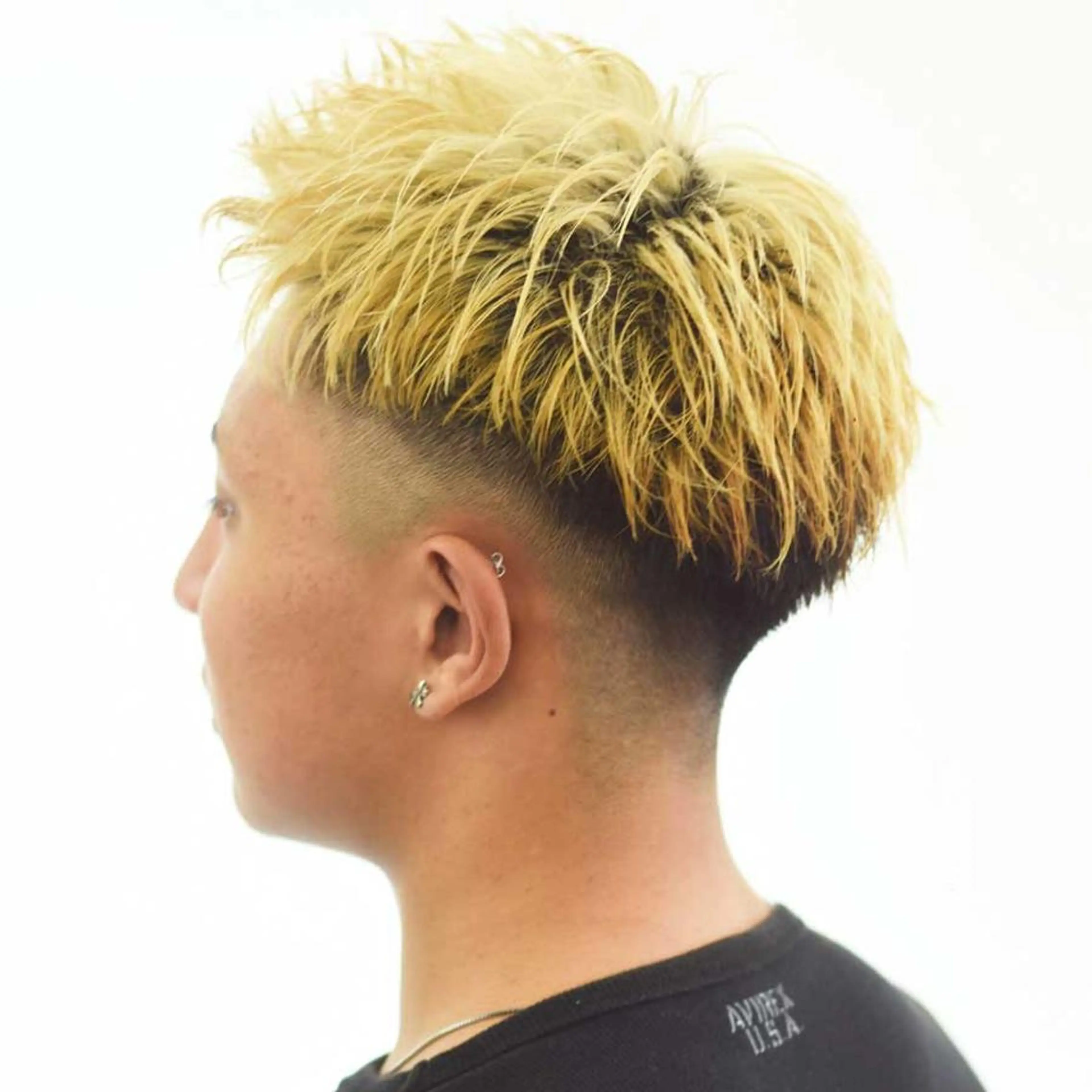 ショート メンズ メンズブリーチ フェードカット カット ヘアカラー トリートメント 稲田 拓斗 ✂️Atemのヘアスタイル