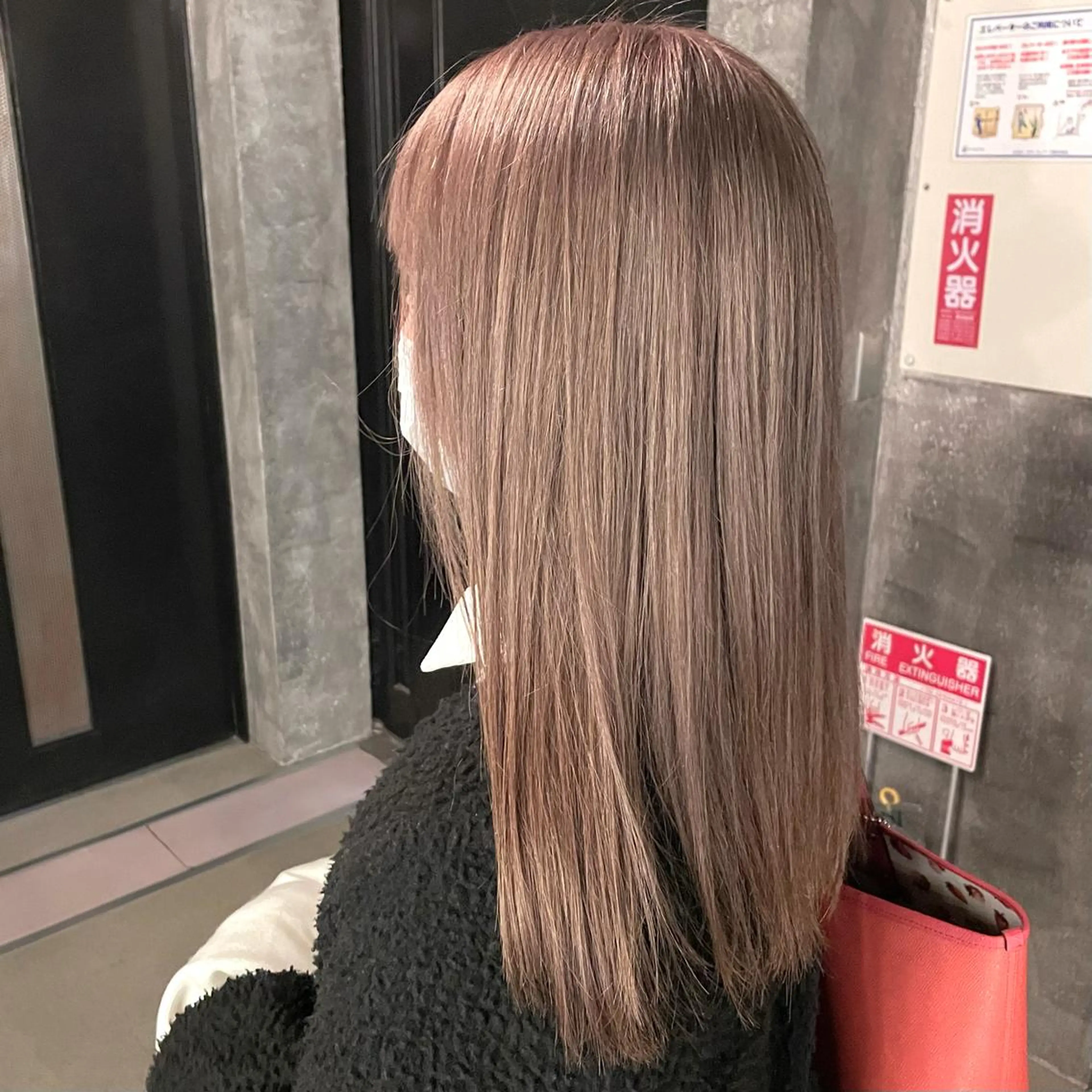 ミディアム カラー 🦋透明感カラー /ケアブリーチ🦋のヘアスタイル