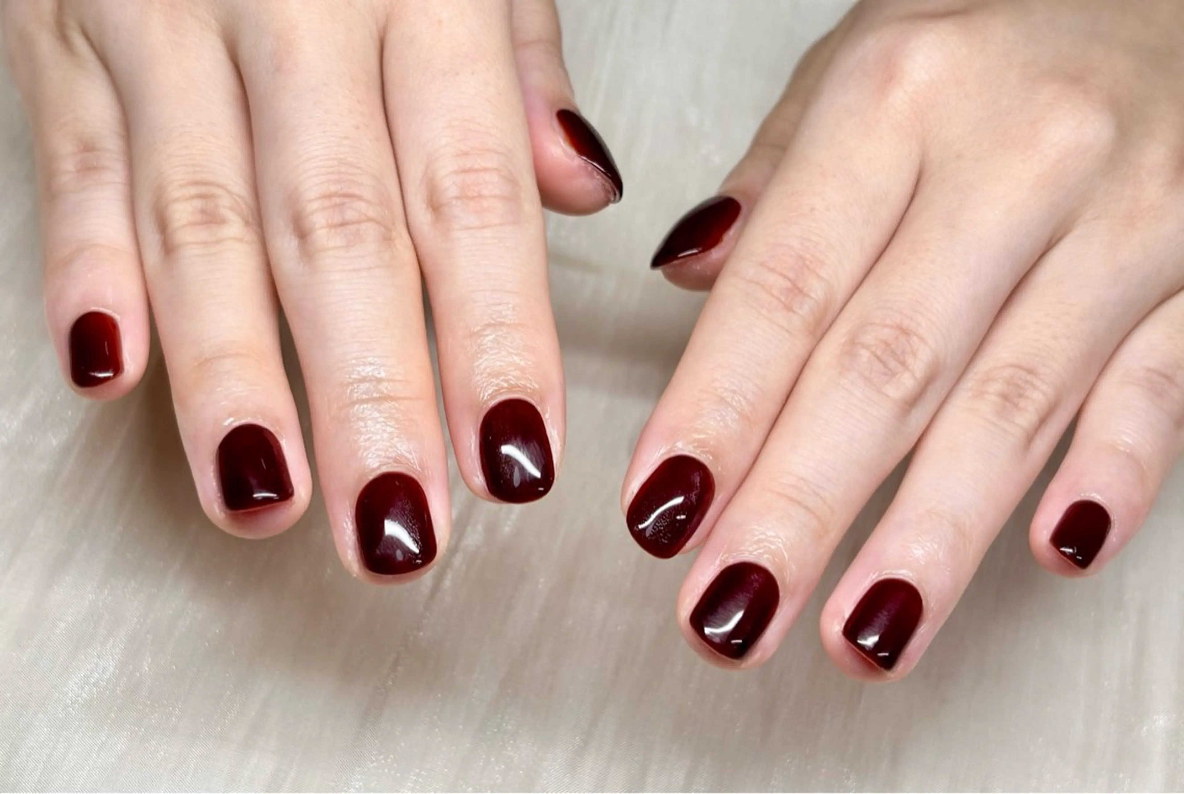 ネイル ボルドー ワンカラーネイル フットネイル ETE LUNA NAILのネイルデザイン