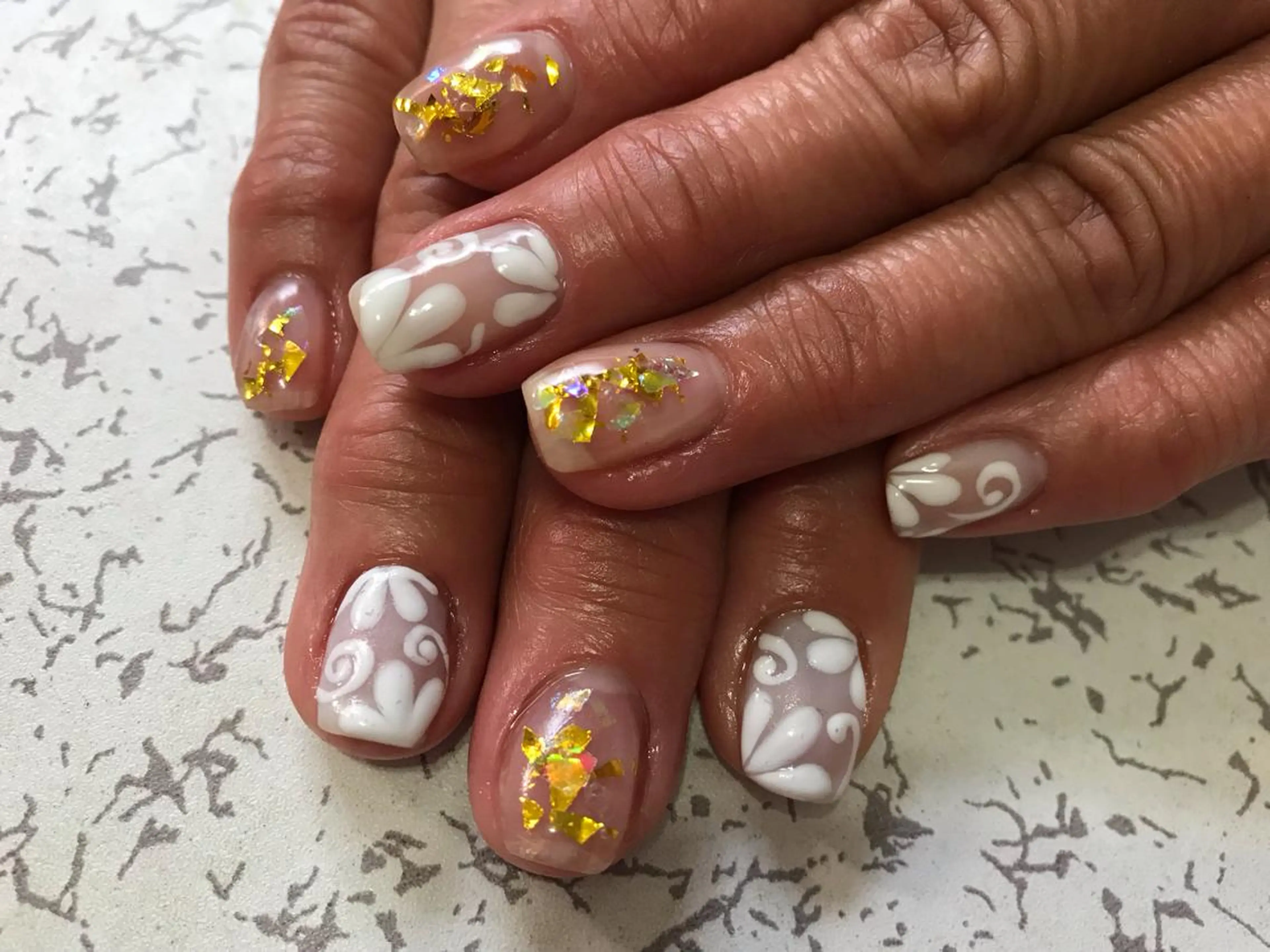 ネイル アートネイル フラワーネイル ネイルサロンハピーナ自宅サロン所属・金沢 未緒のネイルデザイン