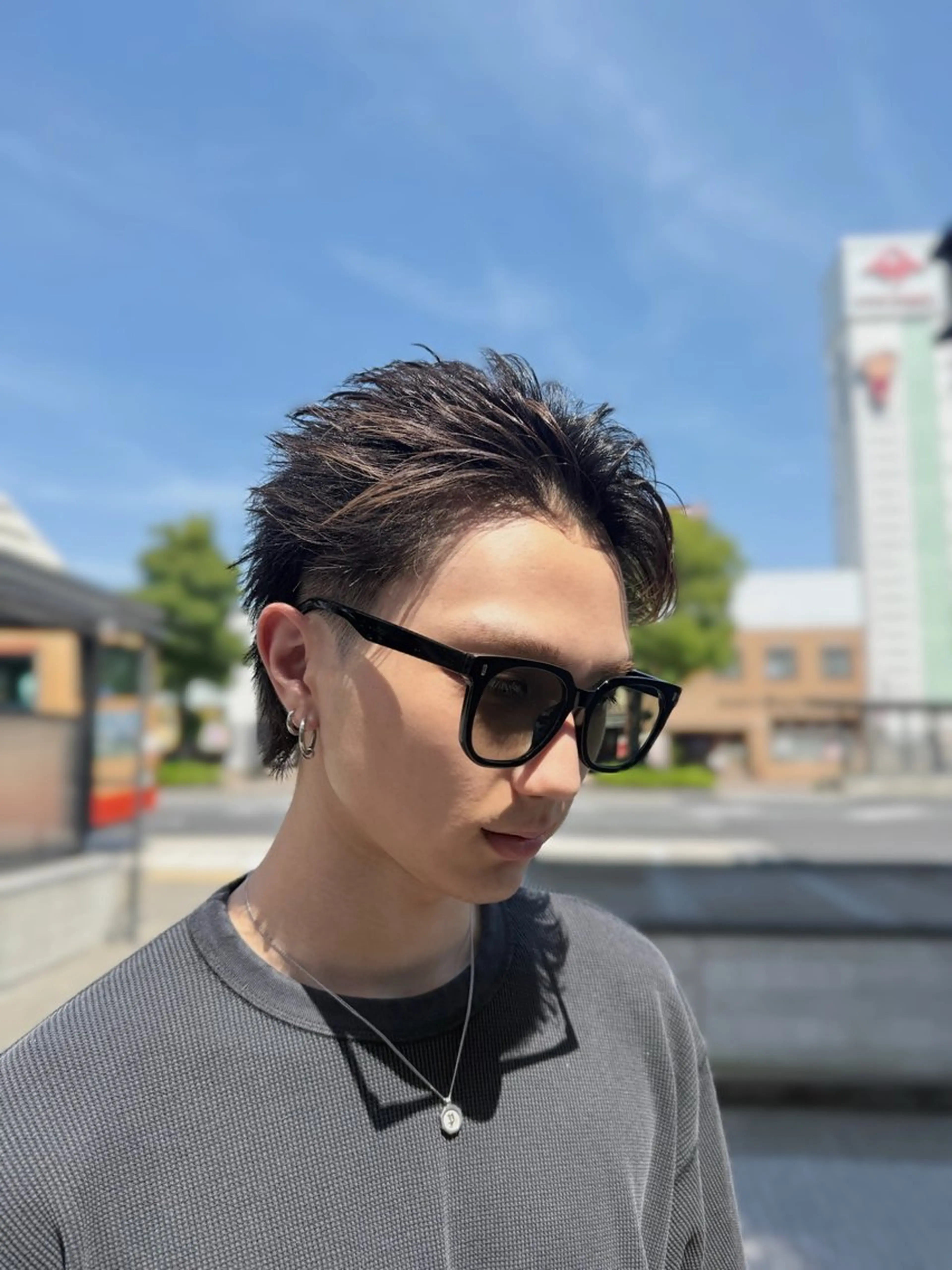 ショート カラー パーマ メンズ フェードカット メンズハイライト メンズメッシュ メンズパーマ スペインカール カット ヘアセット SLASHメンズ専門 大西郁也のヘアスタイル