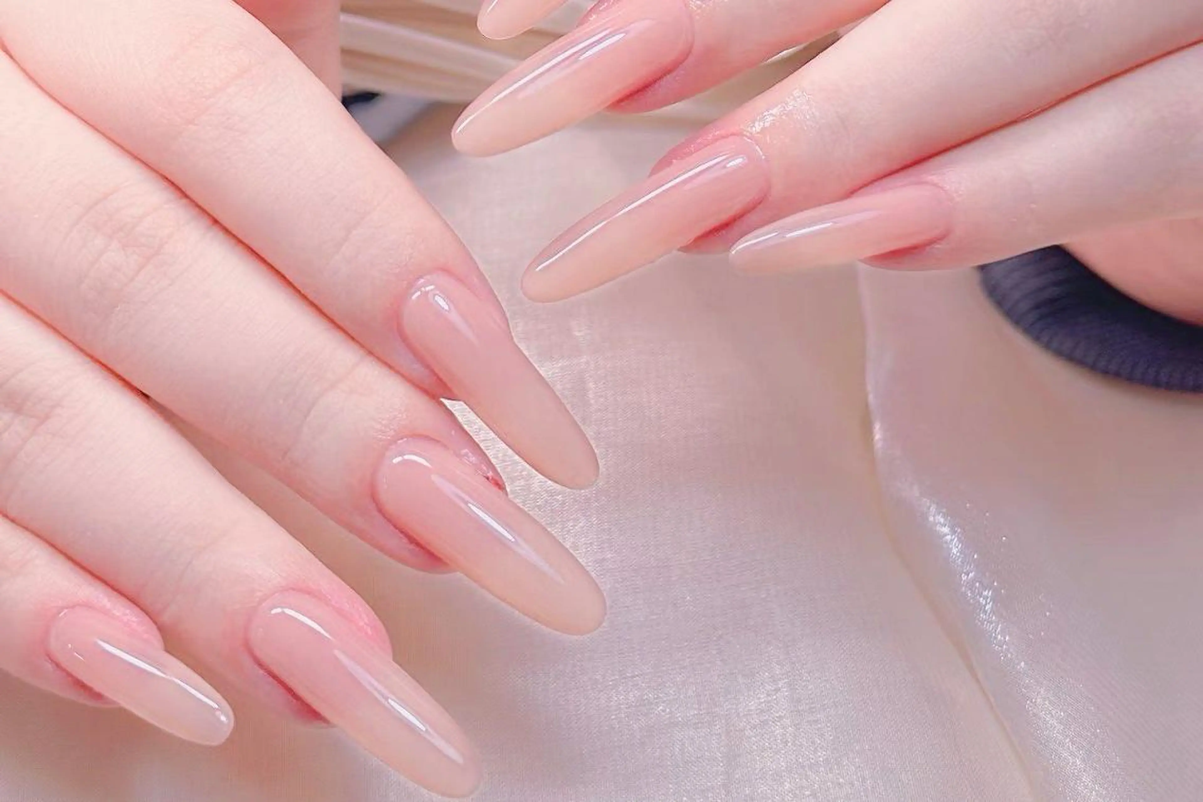 ロング ハンドネイル 💅 リリアのネイルデザイン