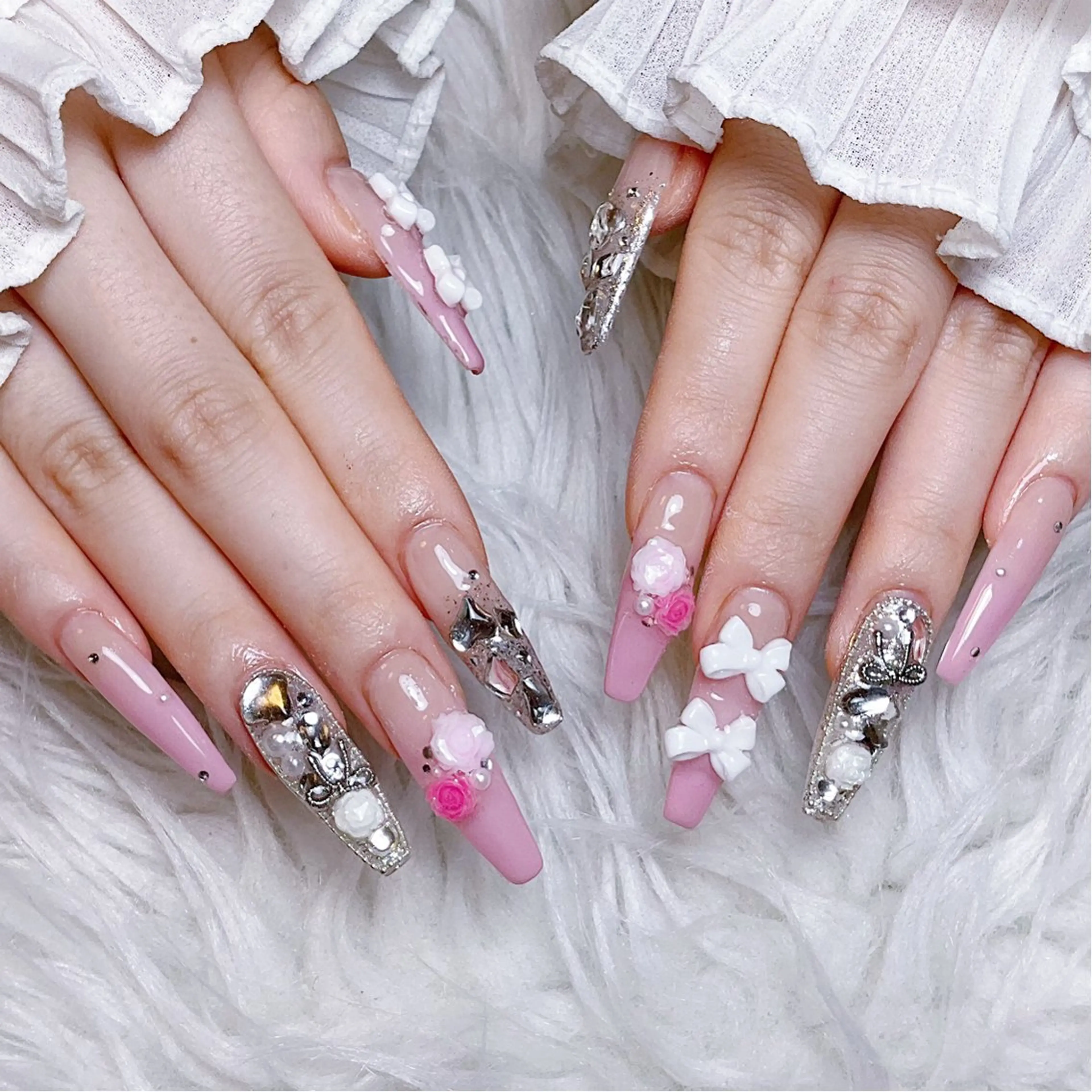 ネイル ハンドネイル 🍭Yun nail hyejin🌸のネイルデザイン