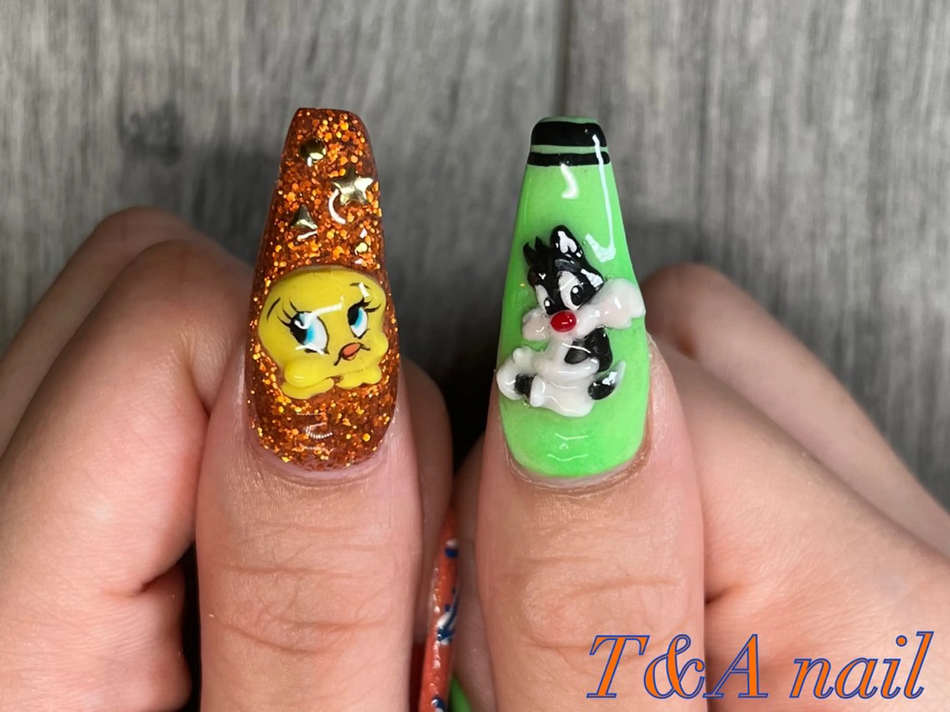 ネイル 長さ出し ジェルネイル グリーン ロングネイル オレンジ ハンドネイル T&A nailのネイルデザイン