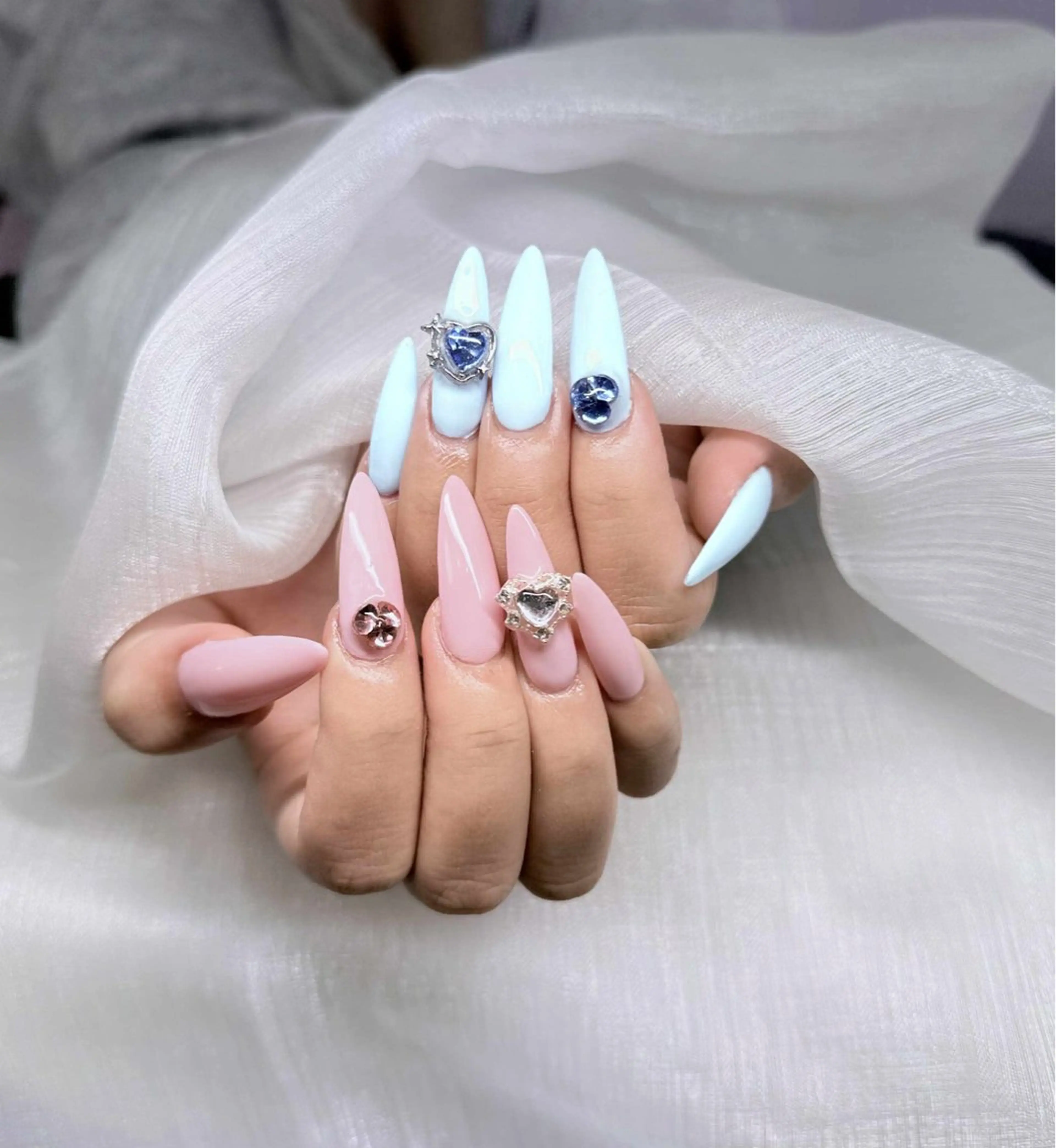 ネイル 長さ出し グラデーション 卒業式 キラキラネイル マグネットネイル ハンドネイル Lee Nailsのネイルデザイン