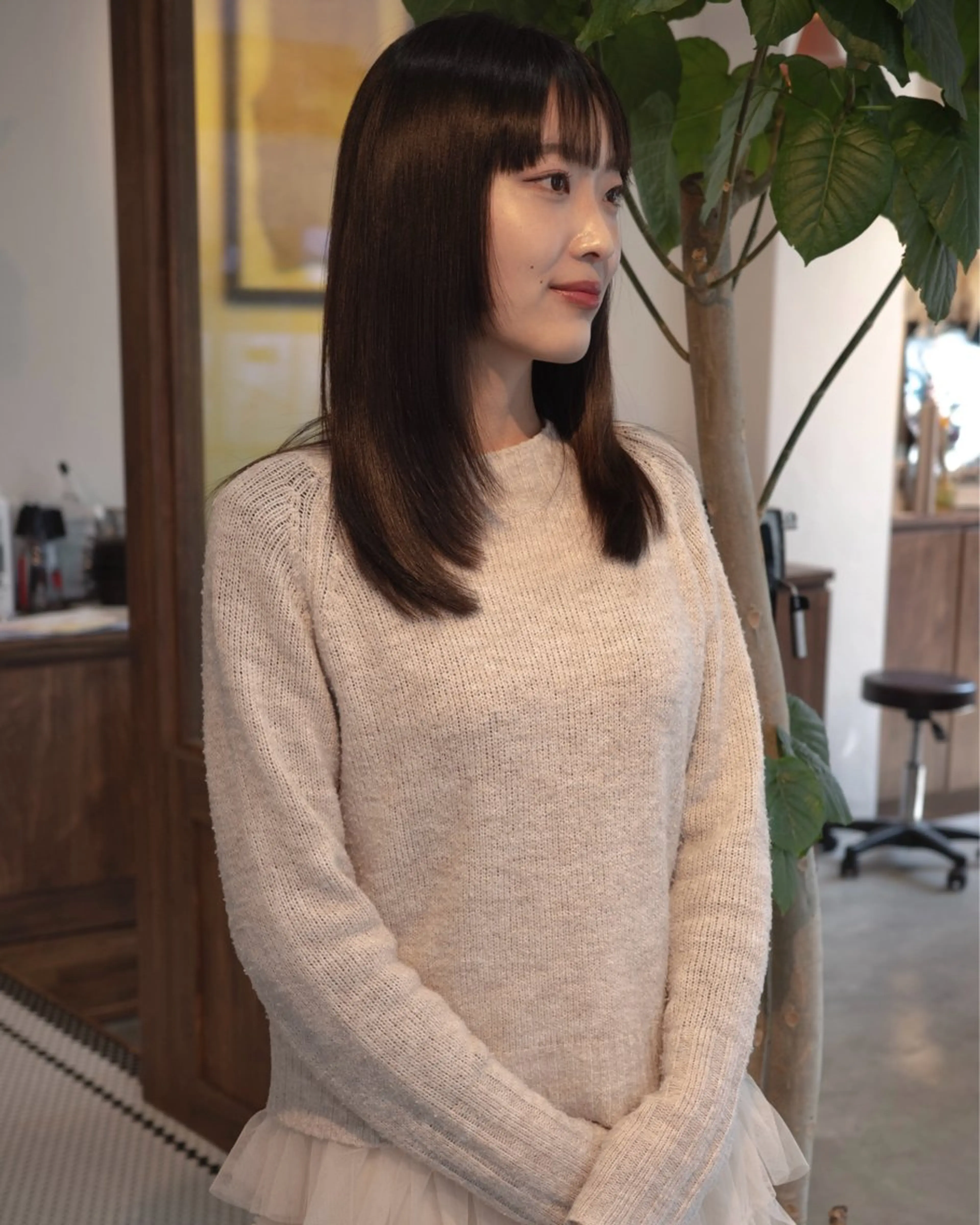 ミディアム 顔周りカット 姫カット カット トリートメント (h)wim ウィムのヘアスタイル