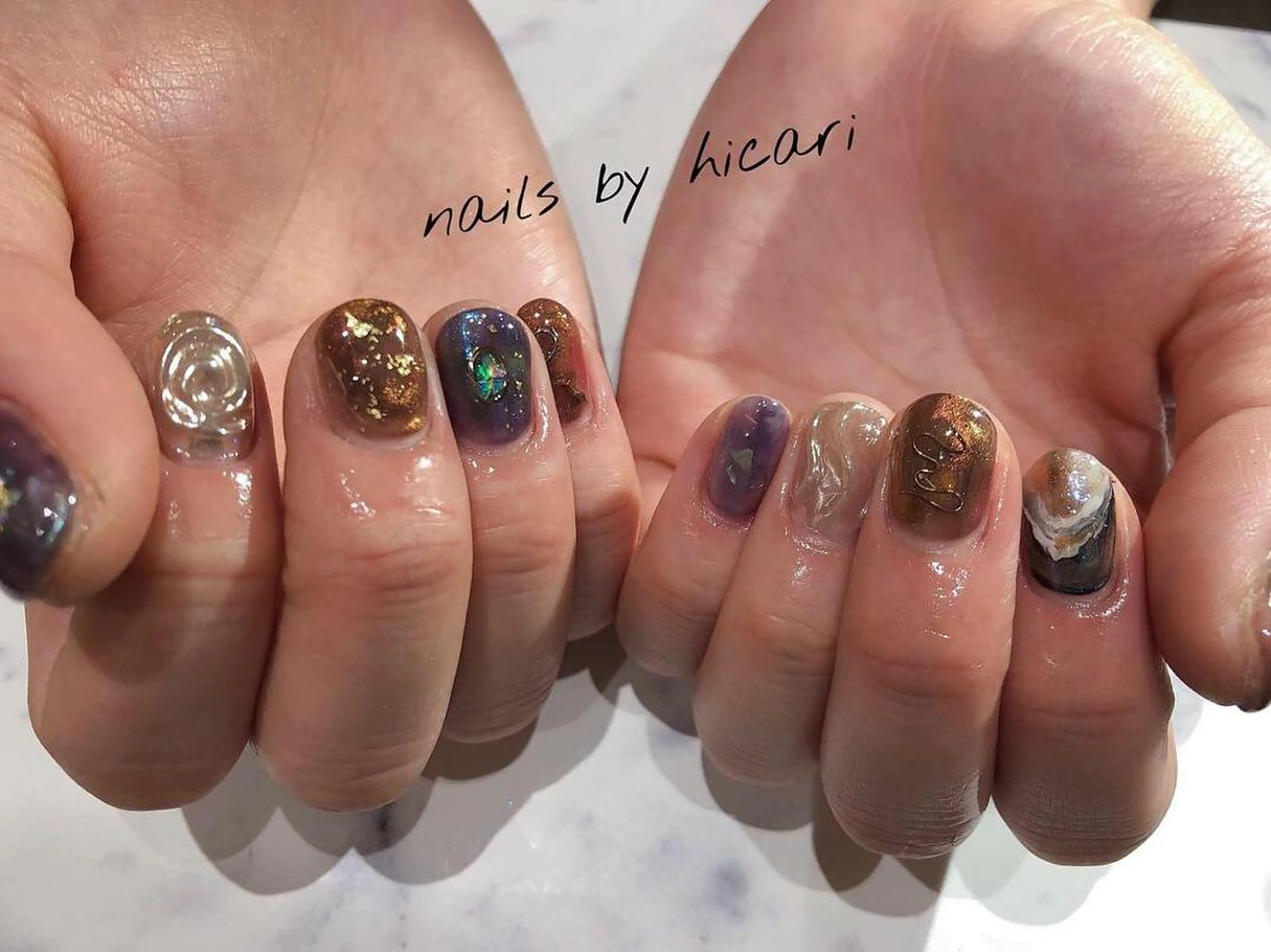 ショート カラー ネイル マツエク・マツパ illum hicariのネイルデザイン