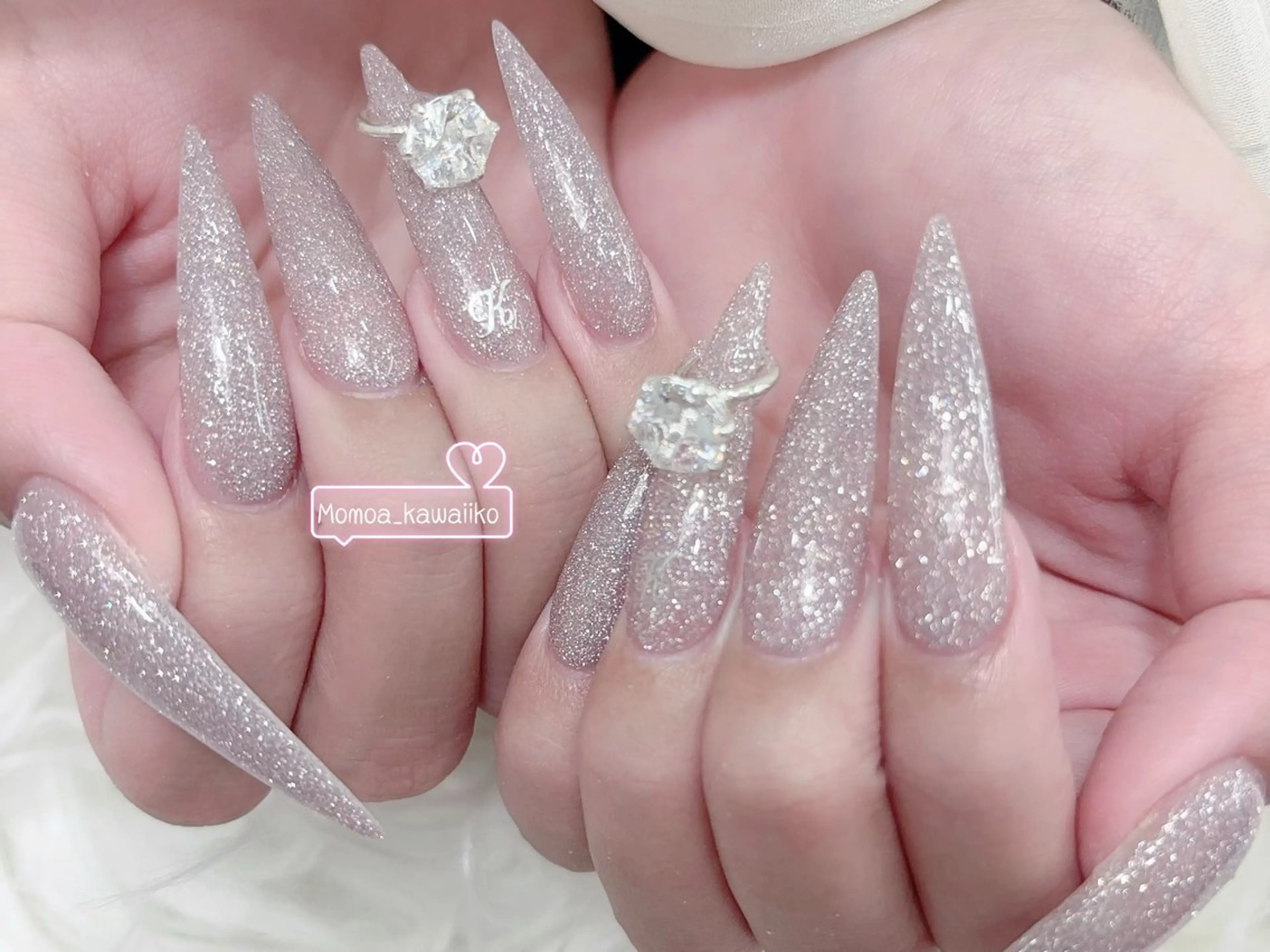 ネイル 成人式 ロングネイル マグネットネイル 大理石ネイル(マーブル) リボン ハンドネイル MoMoA Nail ネイル長さ出し専門店のネイルデザイン