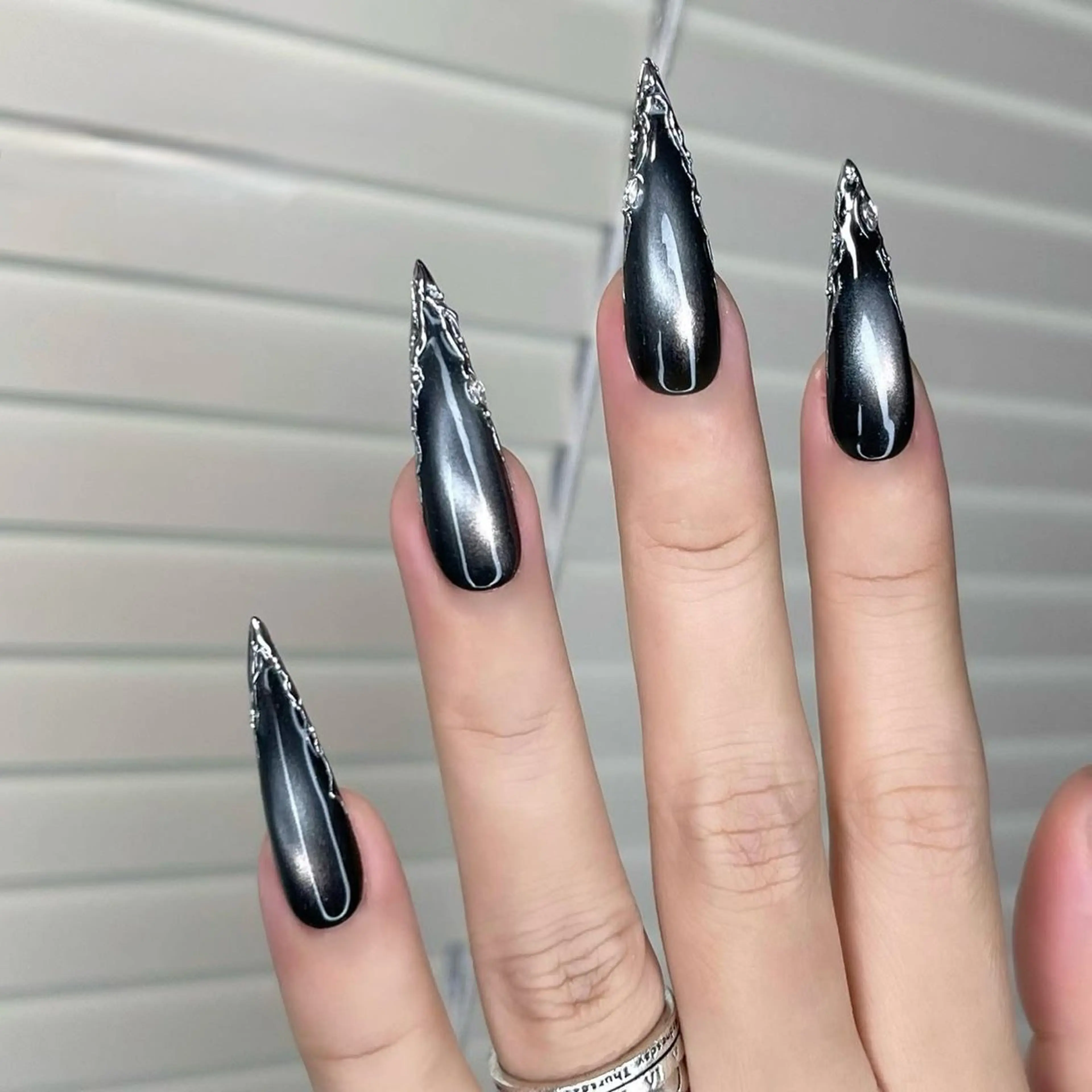 ネイル アートネイル チークネイル 氷ネイル・うるうるネイル 韓国ネイル マグネットネイル ハンドネイル NAILS168 新大久保店のネイルデザイン