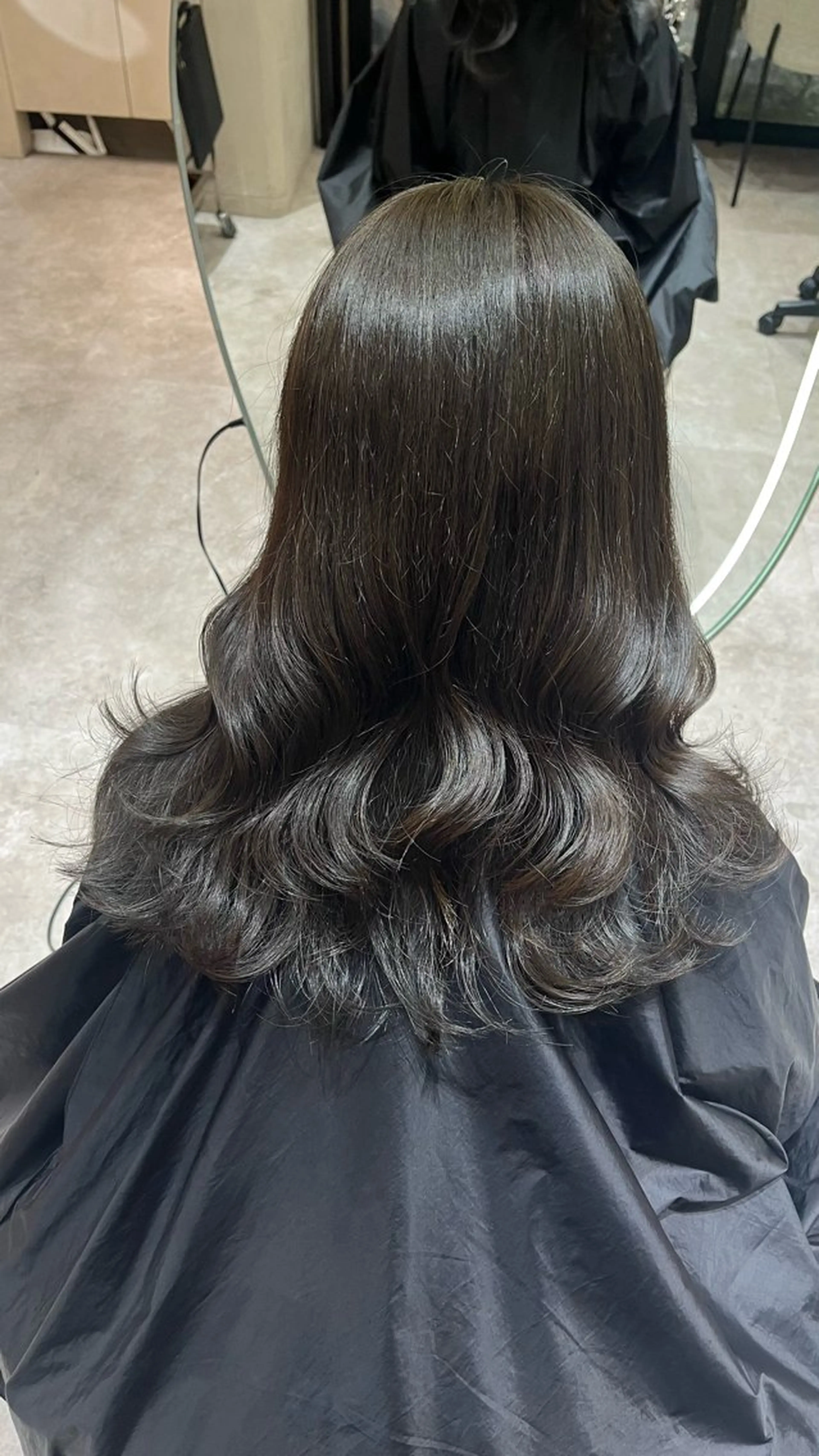 セミロング カラー グレージュ オリーブグレージュ オリーブグレー ヘアカラー 顔周りカット/ 透明感カラー/ユナのヘアスタイル