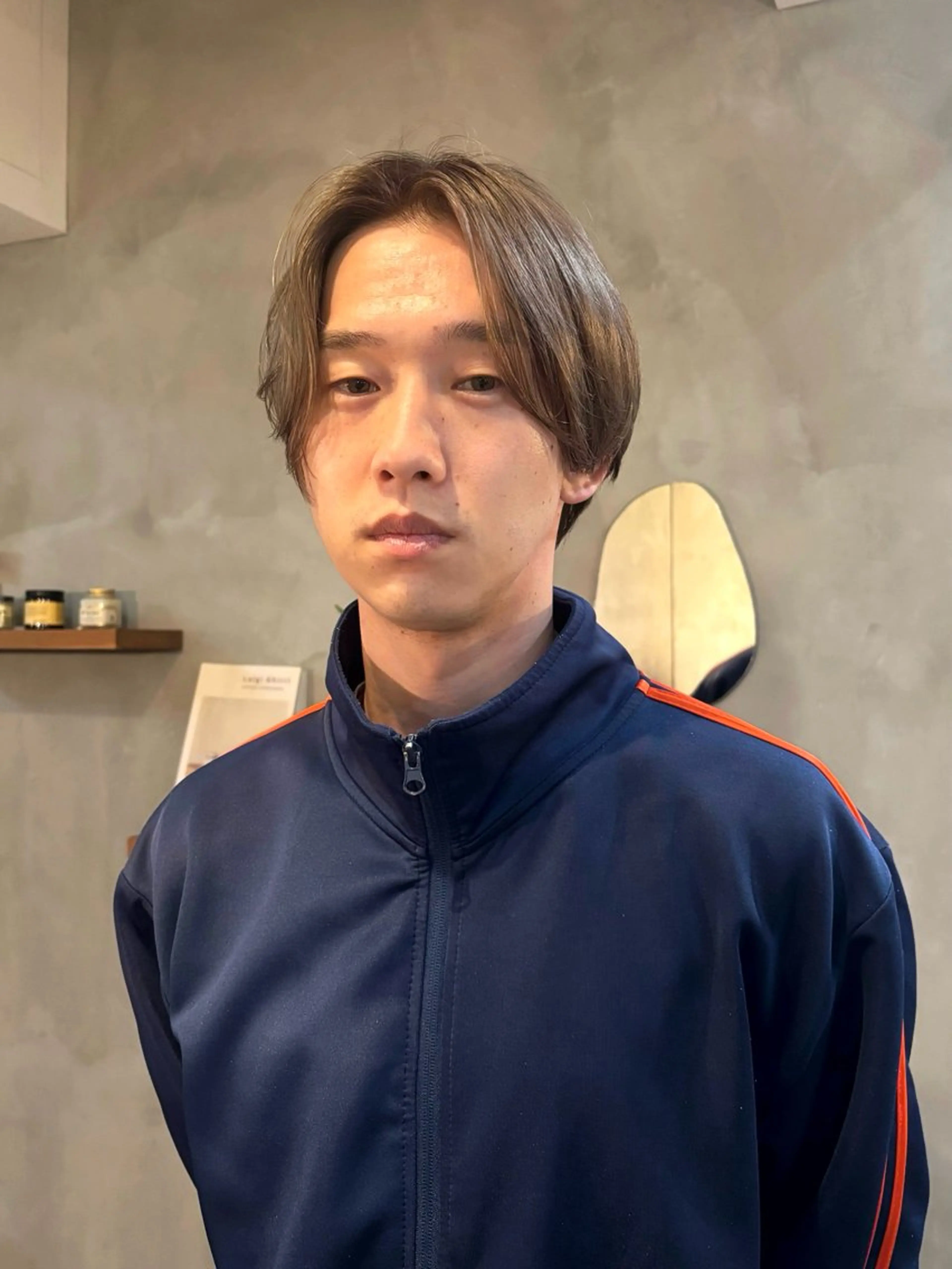 ミディアム カラー メンズ センターパート 透明感カラー グレージュ カット ヘアカラー 大人メンズショート/ ナチュラルヘア/福田のヘアスタイル