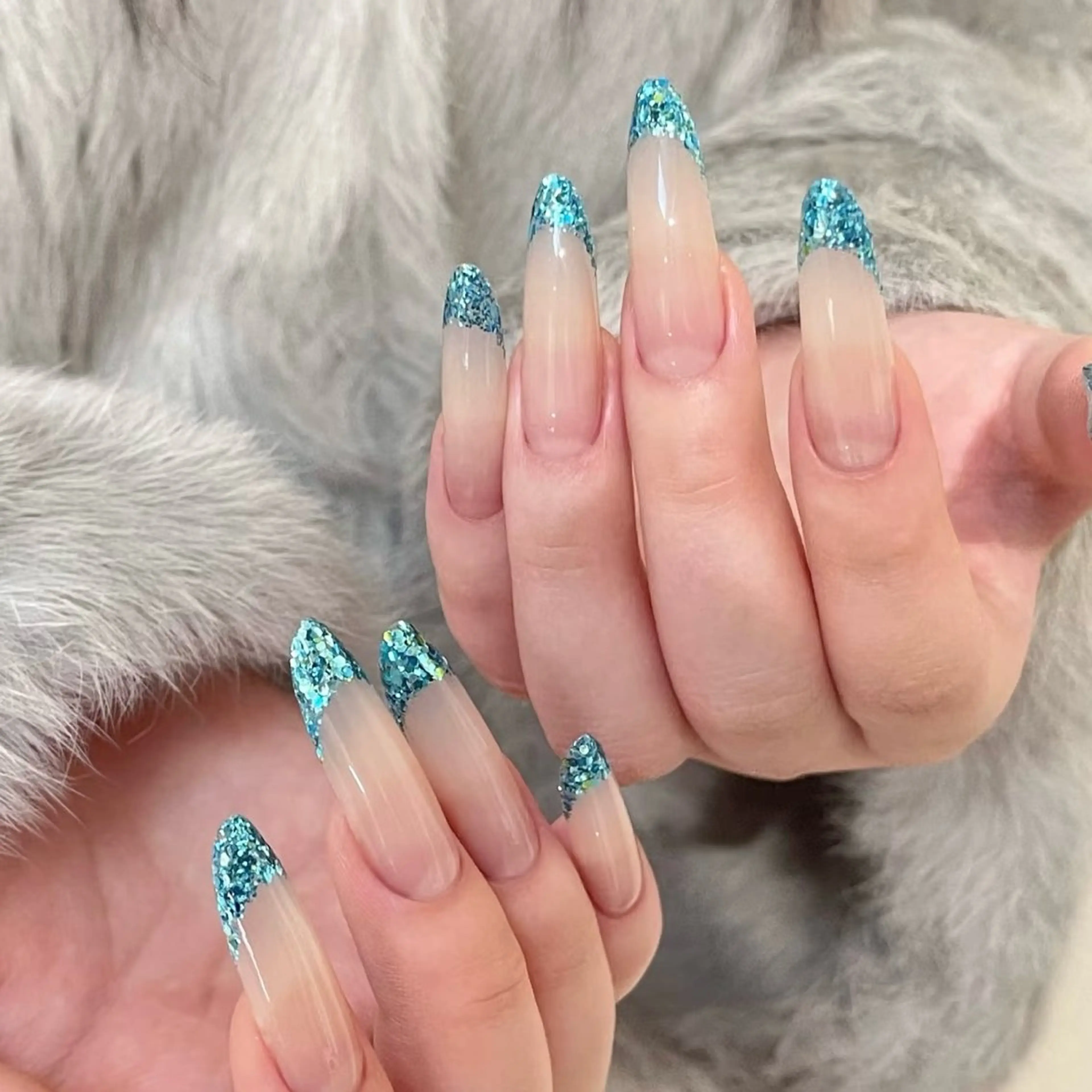 ネイル アートネイル オーロラネイル チークネイル フレンチネイル ガラスフレンチ 🎀YooLi Nail salonのネイルデザイン