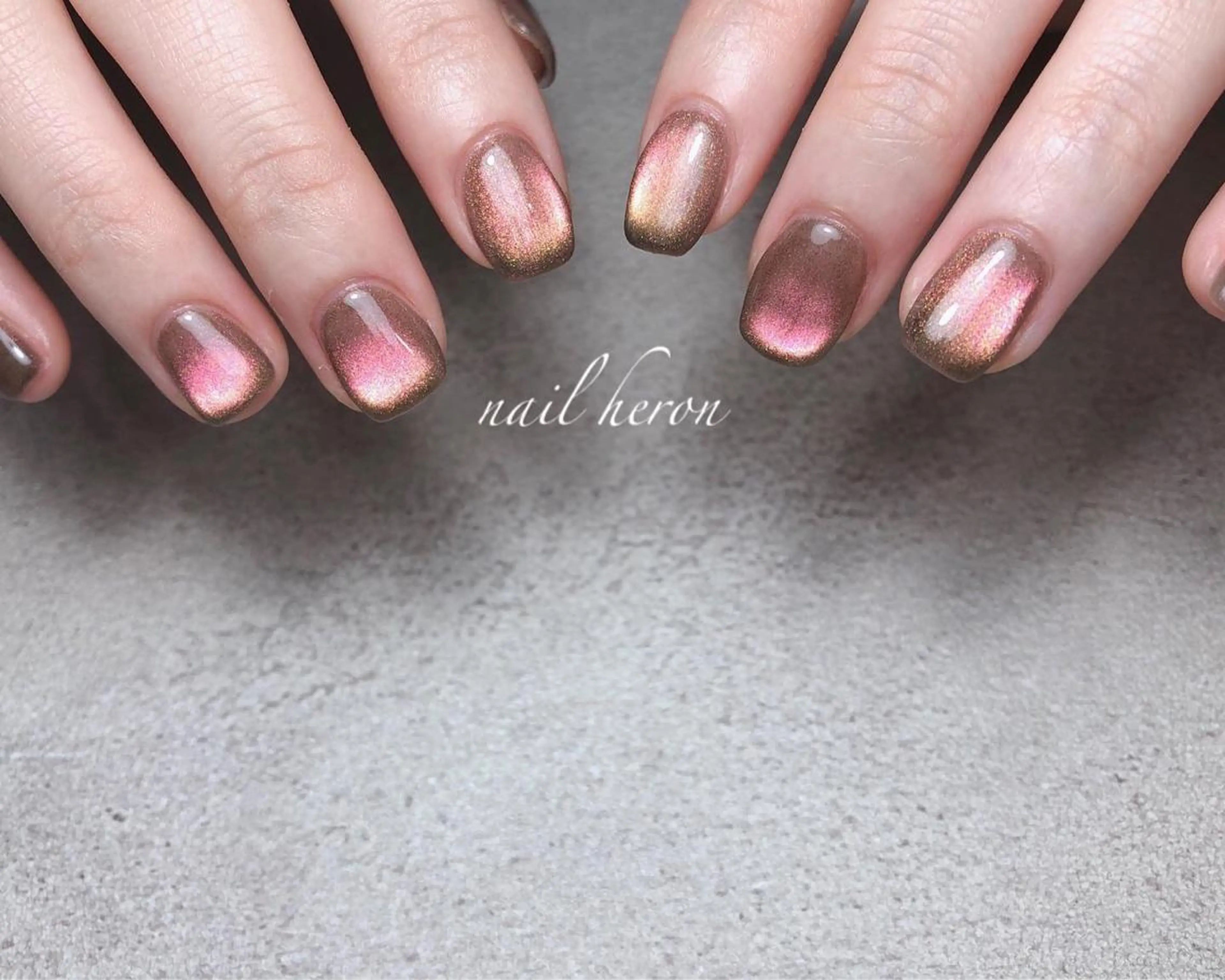 ネイル ブラウン マグネットネイル ピンク ハンドネイル saki_ nail heronのネイルデザイン