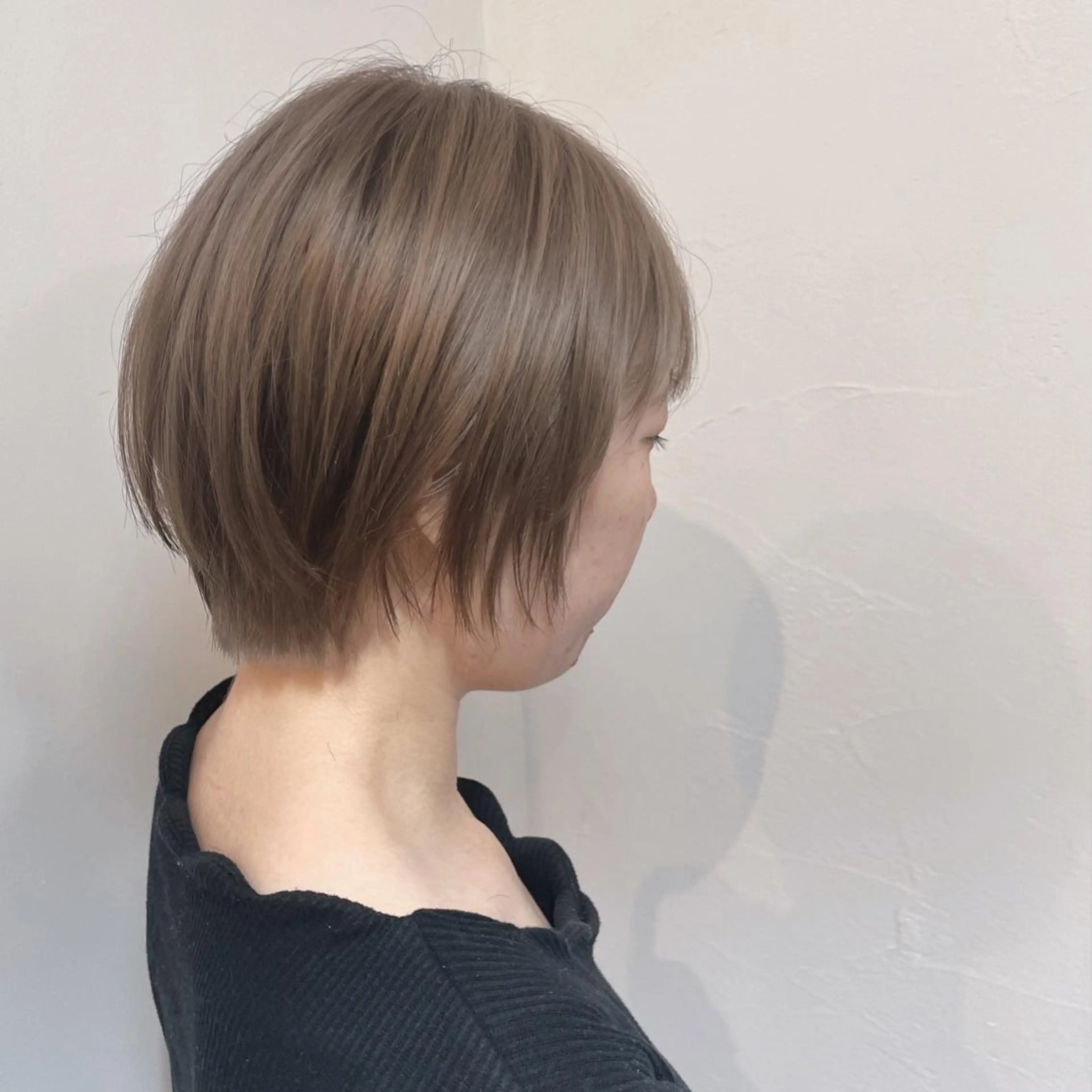 ショート カラー 丸みショート ボブ ショートヘア 💛🤍U too e’s 鎌倉🧸のヘアスタイル