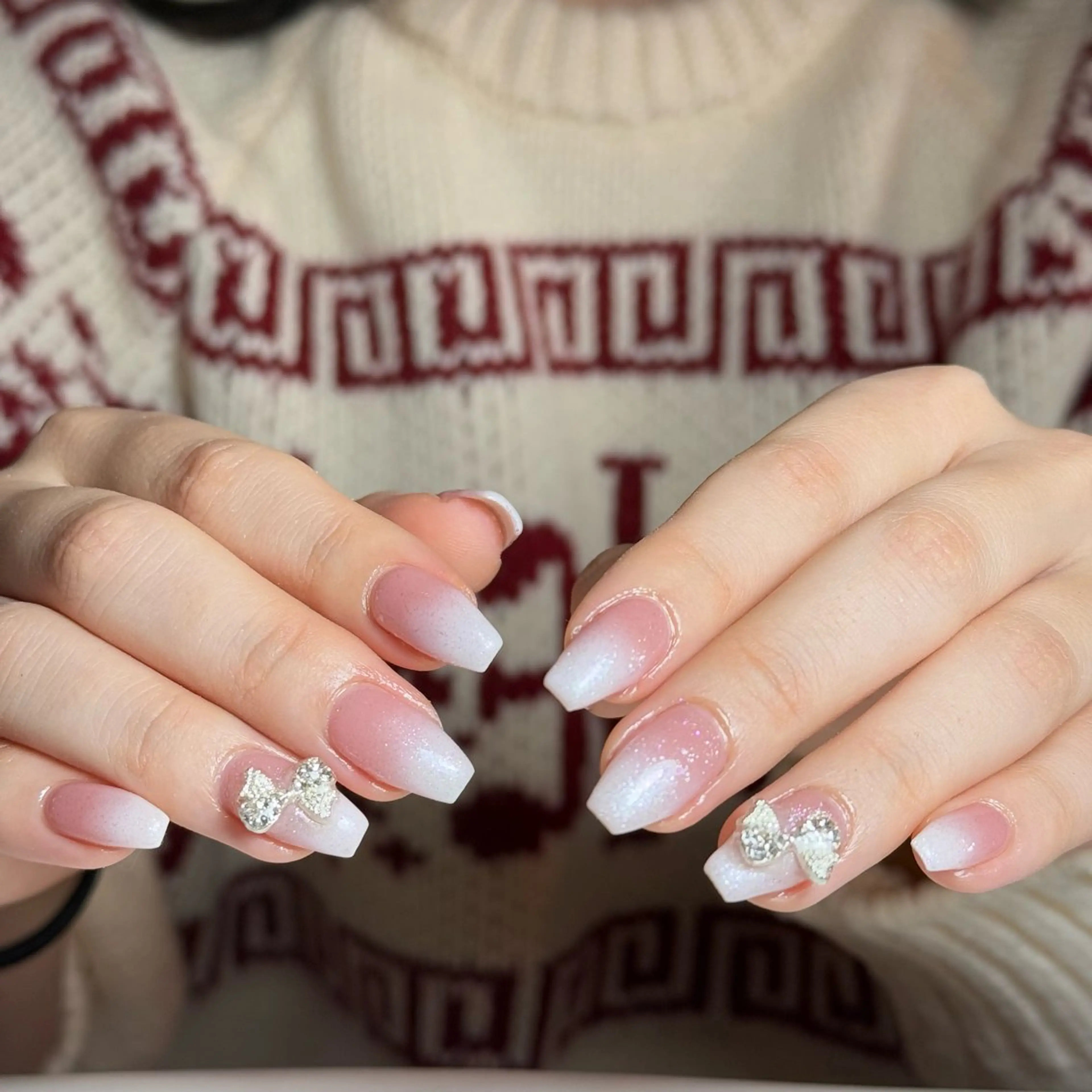 ネイル チークネイル フレンチネイル グラデーション キラキラネイル 韓国ネイル ハンドネイル Risa_ Nailのネイルデザイン