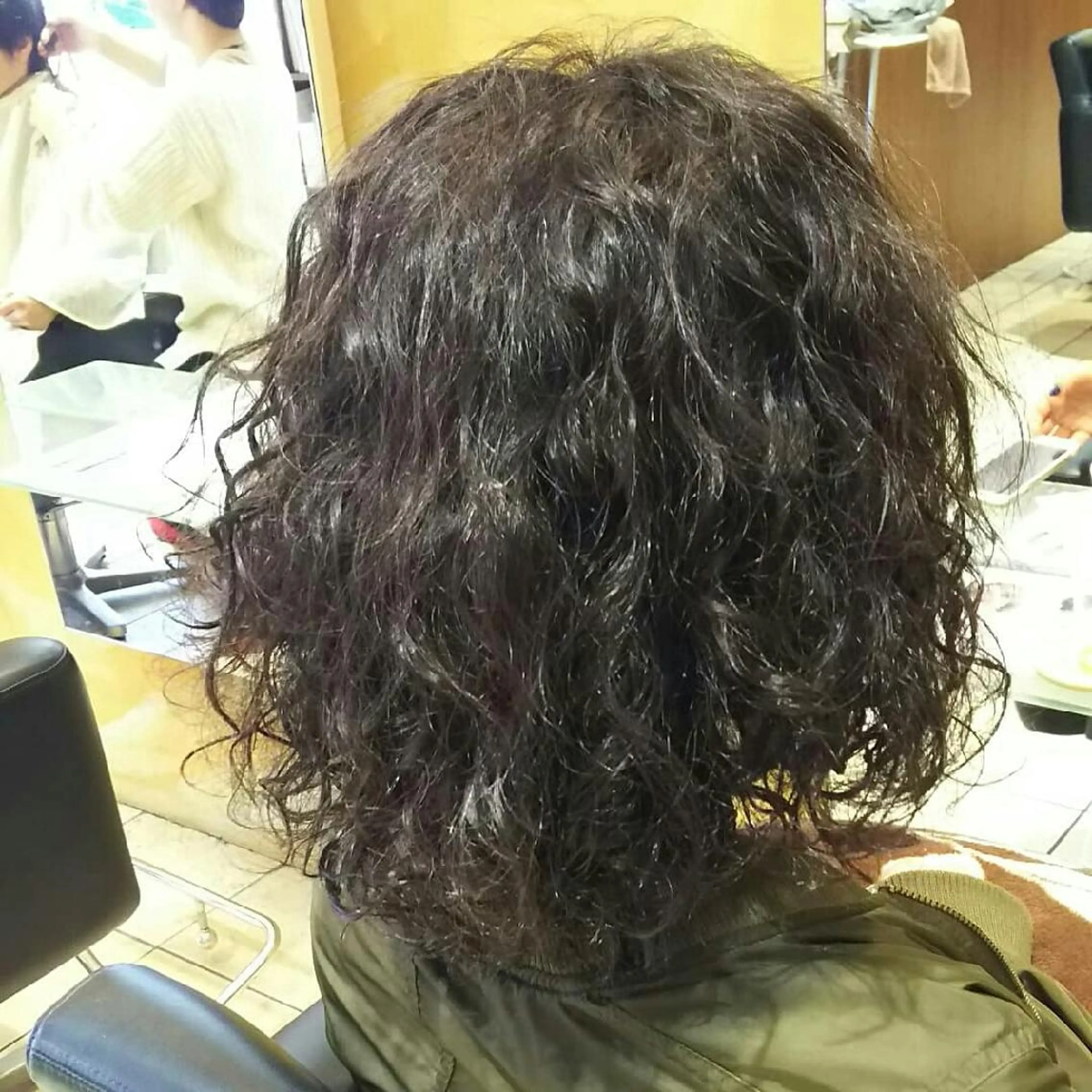 ミディアム パーマ ミディアムパーマ スパイラルパーマ SHAFT Ieiriのヘアスタイル