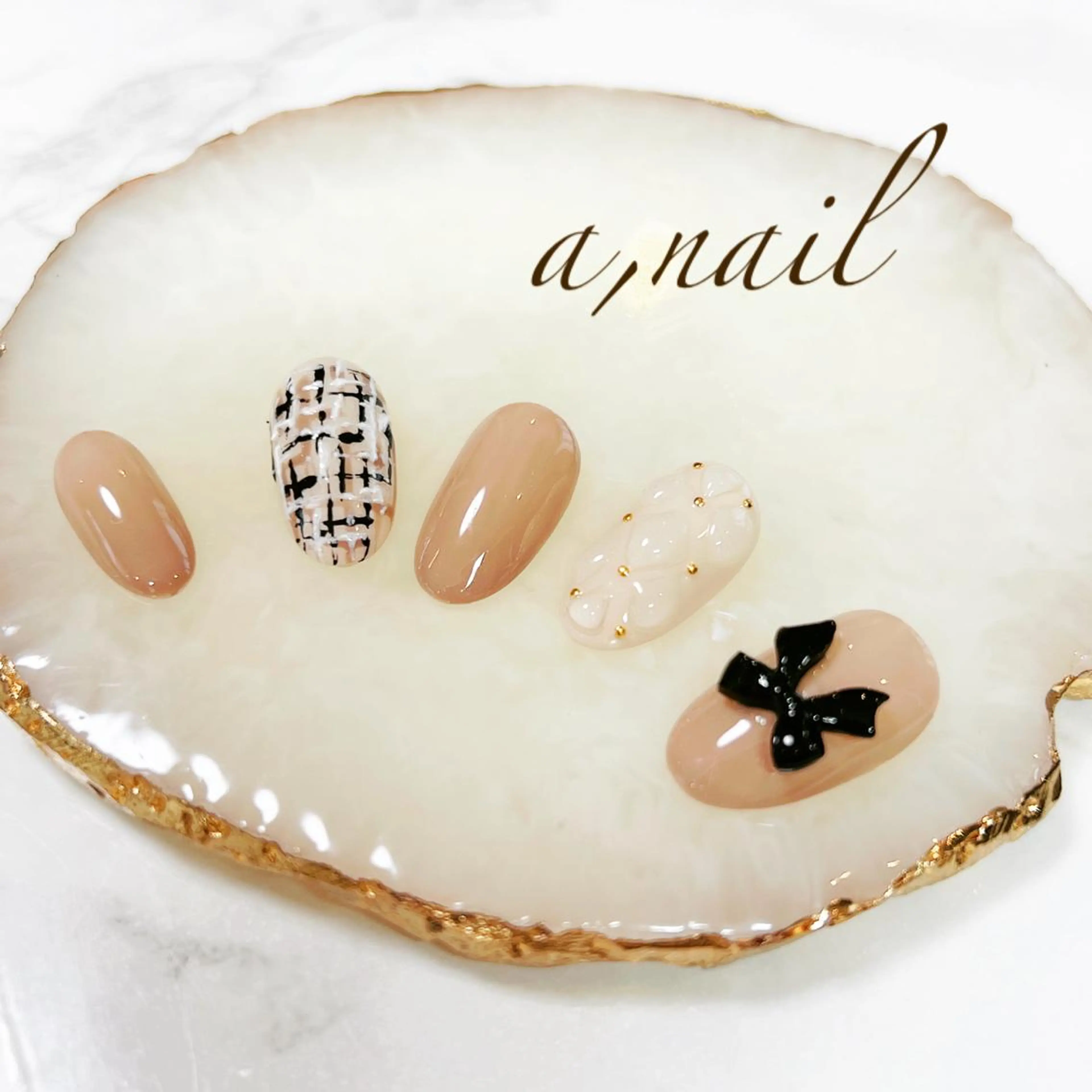 ネイル ジェルネイル グラデーション ワンカラーネイル リボン シンプルネイル ハンドネイル ネイルサロン エーネイルのネイルデザイン