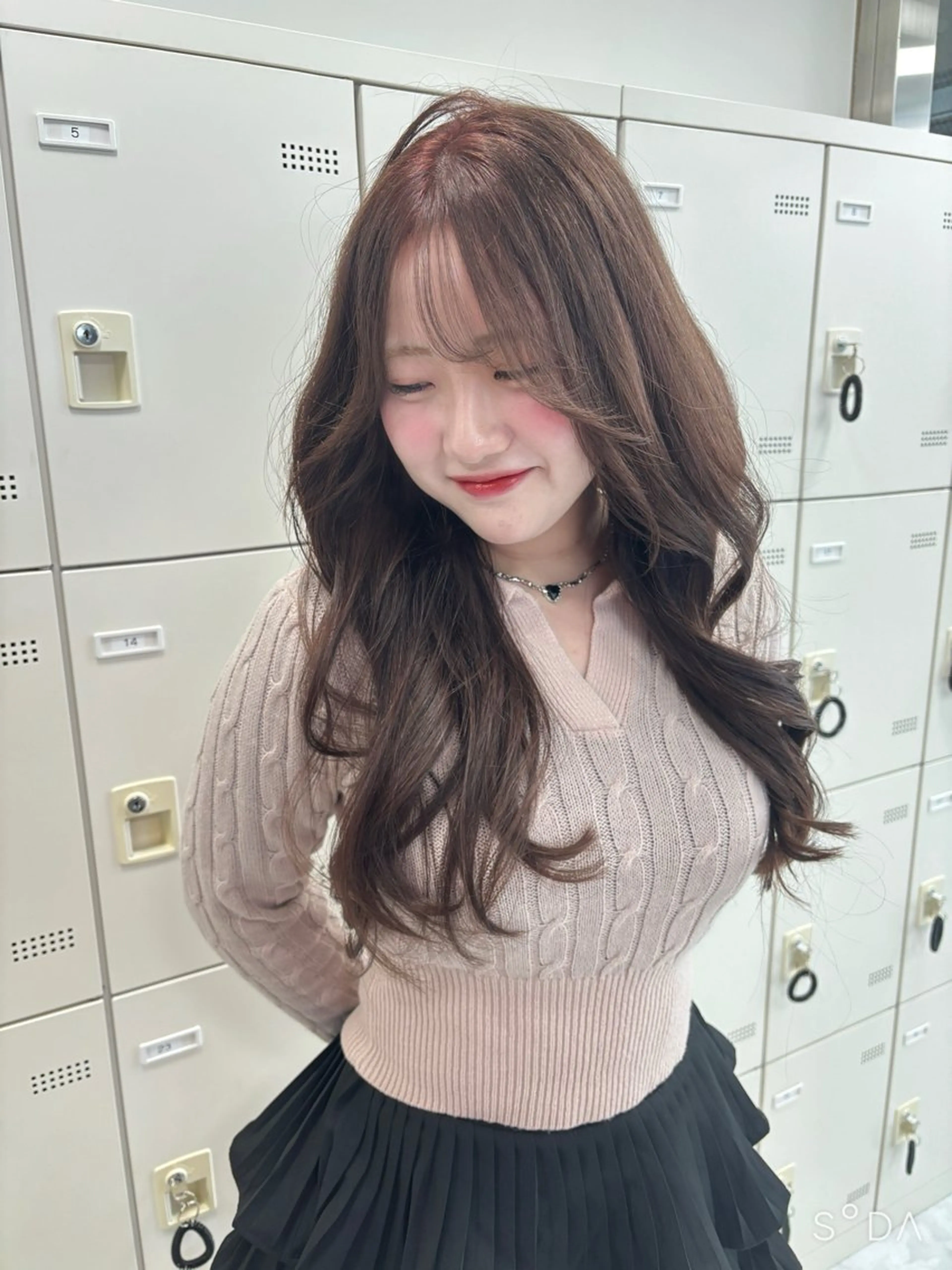 ロング ヘアカラー トリートメント ヘアセット 韓国ヘア/ブリーチ無 しWカラー/オリーブのヘアスタイル