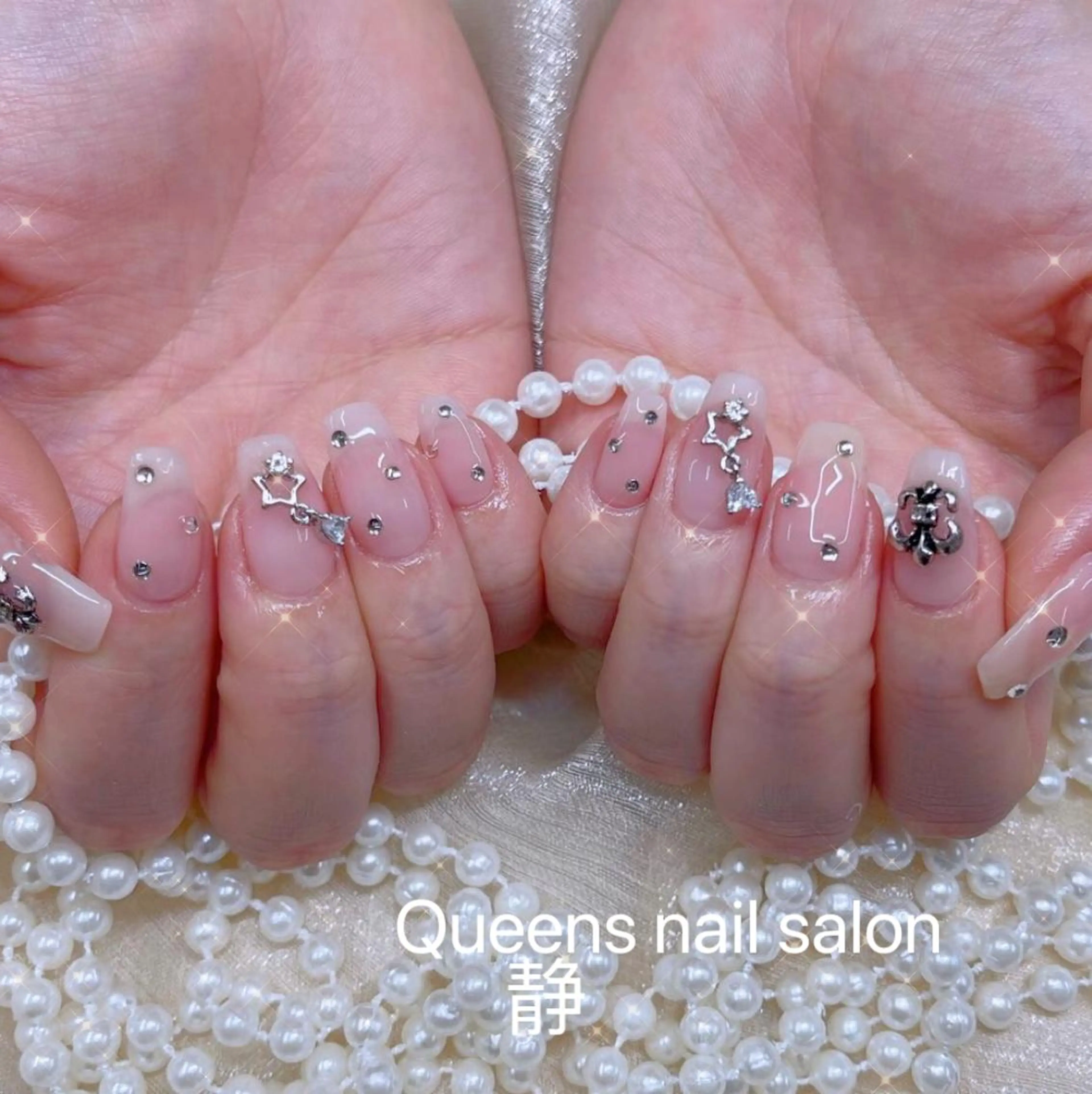 ネイル queensnail 🧸mikaのネイルデザイン