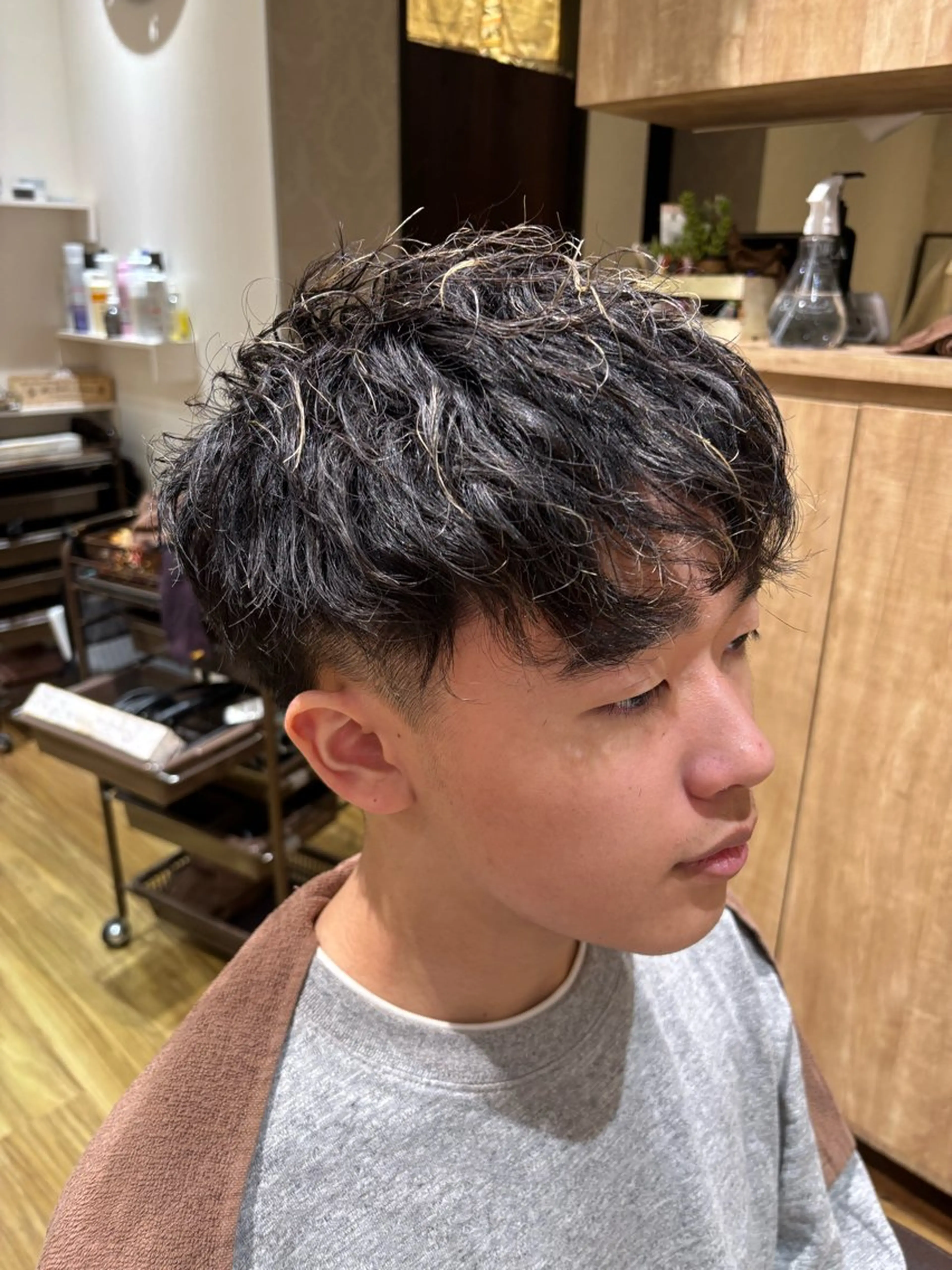 ショート パーマ メンズ 渡辺 大雅のヘアスタイル