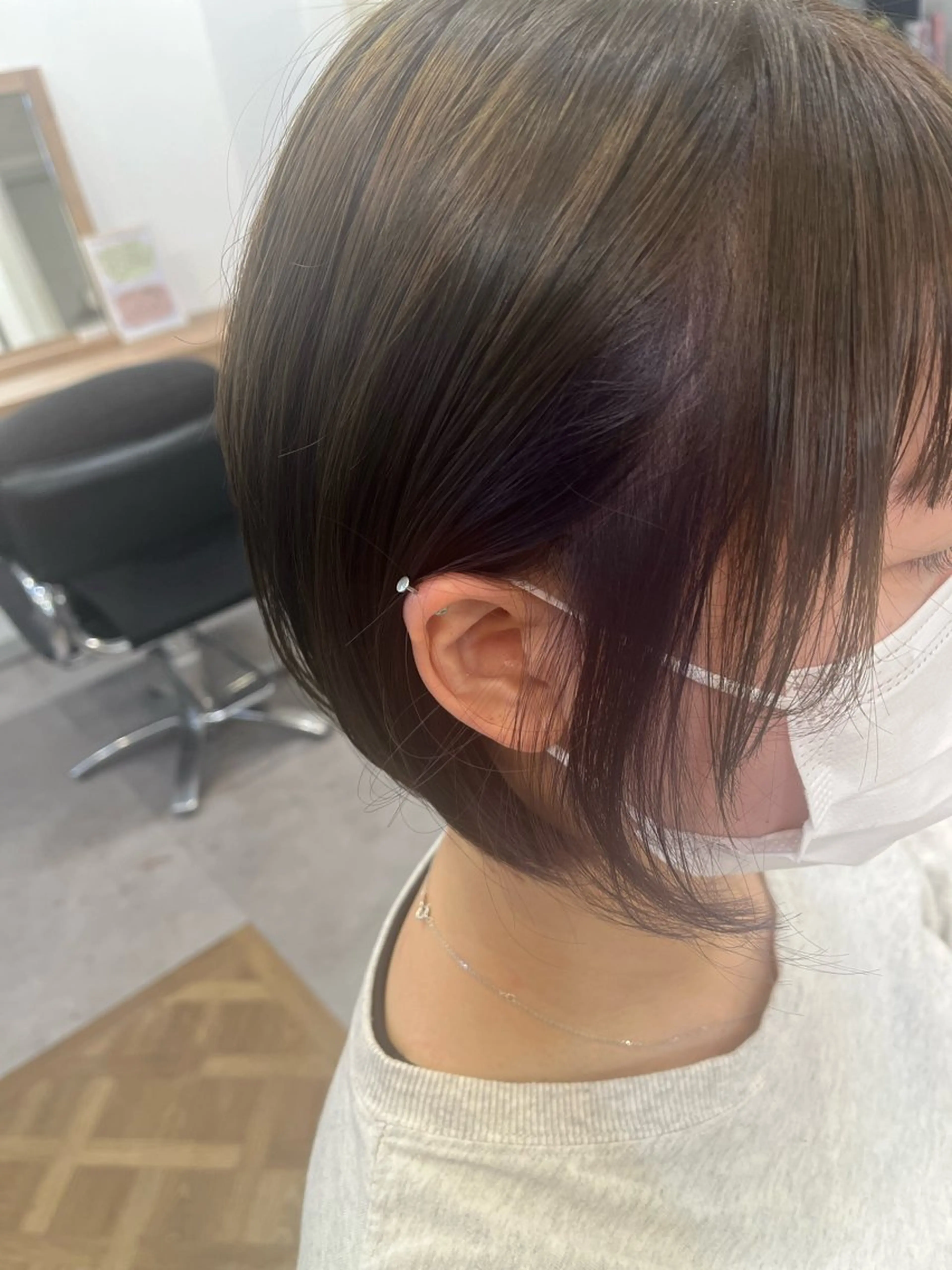 ショート カラー パープルカラー ヘアカラー 黒川 綾音のヘアスタイル