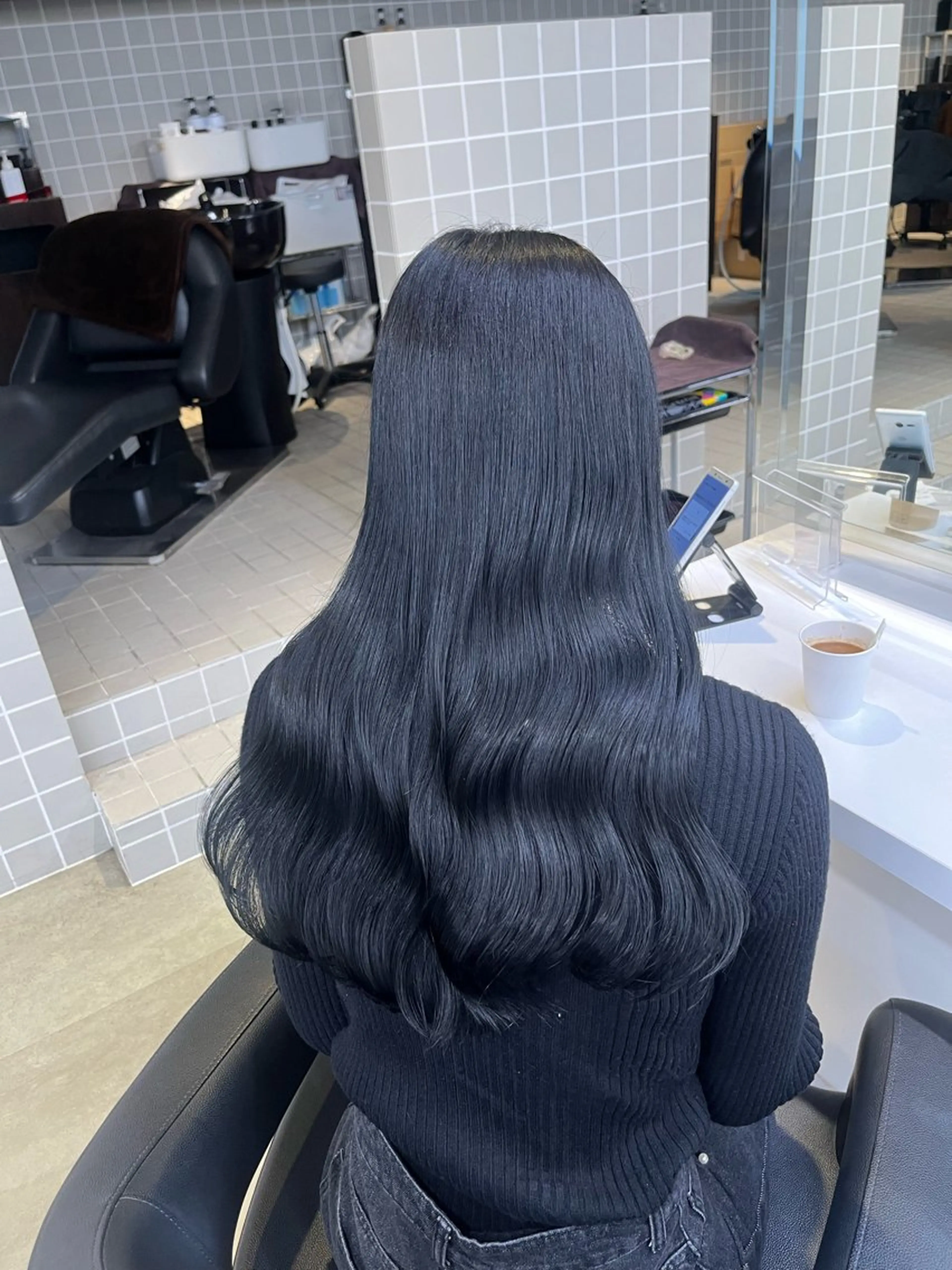 ロング 寒色＆ブリーチ特化 寒色MiOのヘアスタイル