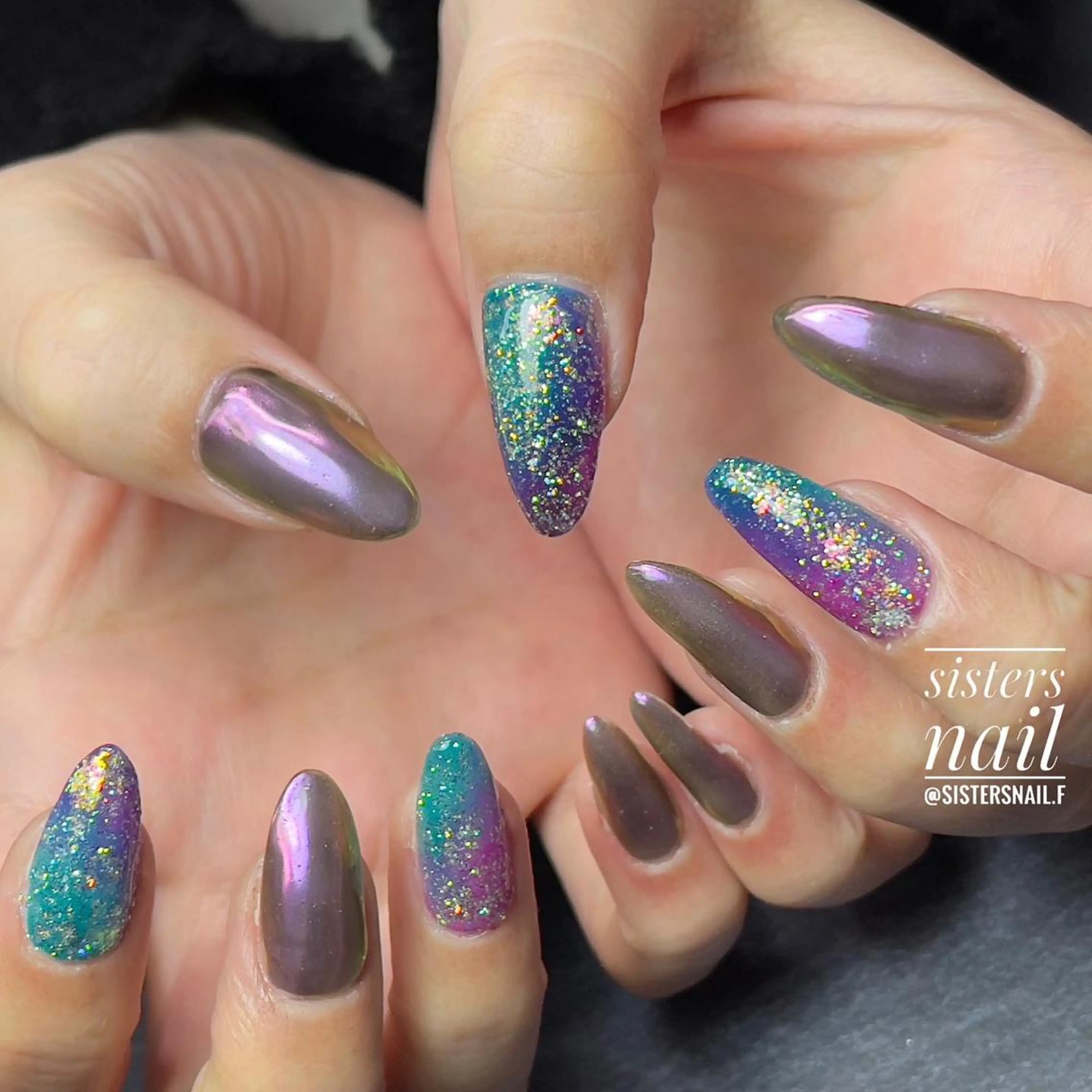 ネイル アートネイル ブルー キラキラネイル ラメ(グリッター) ミラーネイル sisters nail.fのネイルデザイン