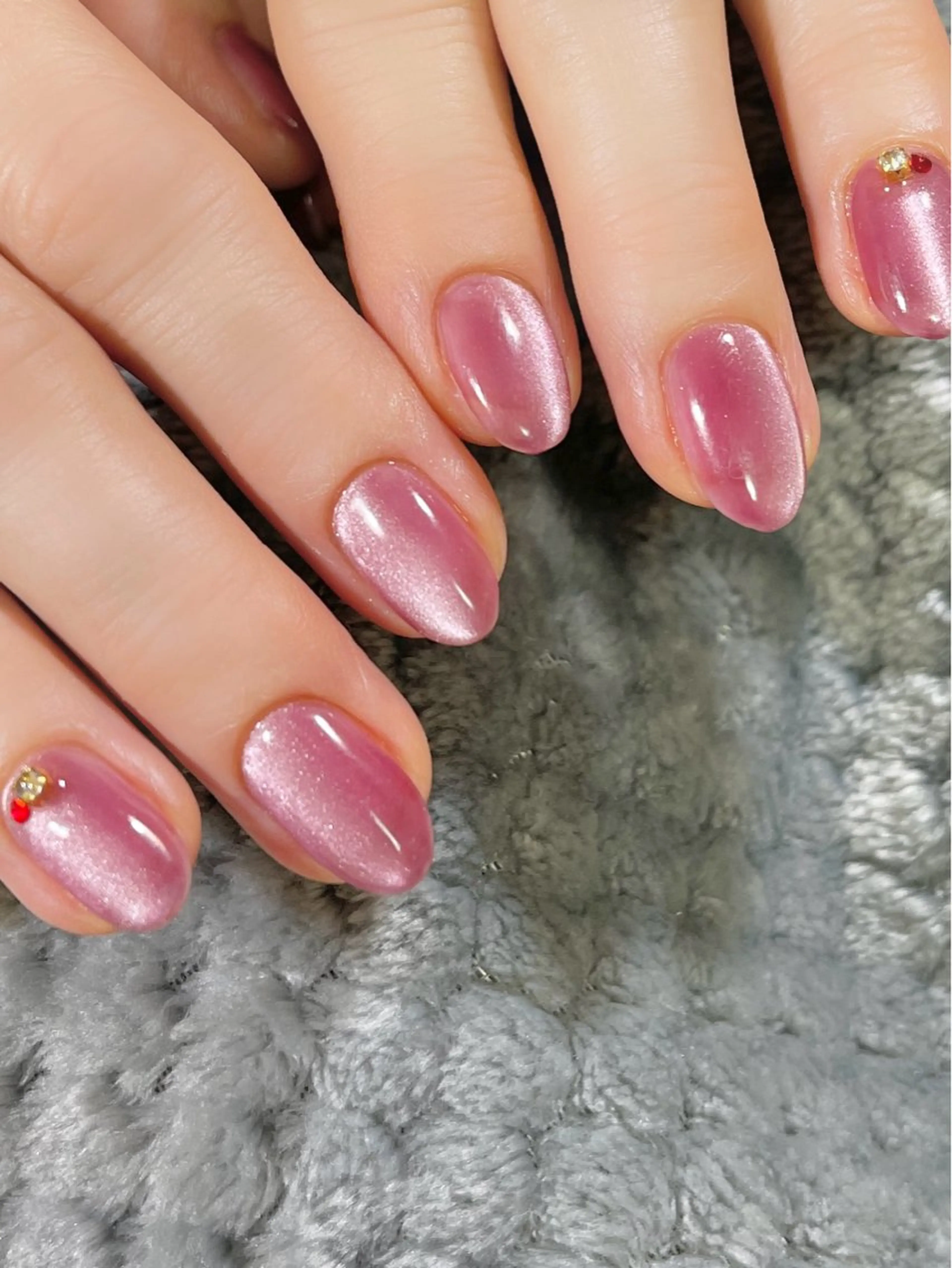 ネイル アートネイル マグネットネイル マグネットワンカラー ワンカラーネイル ストーンネイル ハンドネイル nails by Mouのネイルデザイン