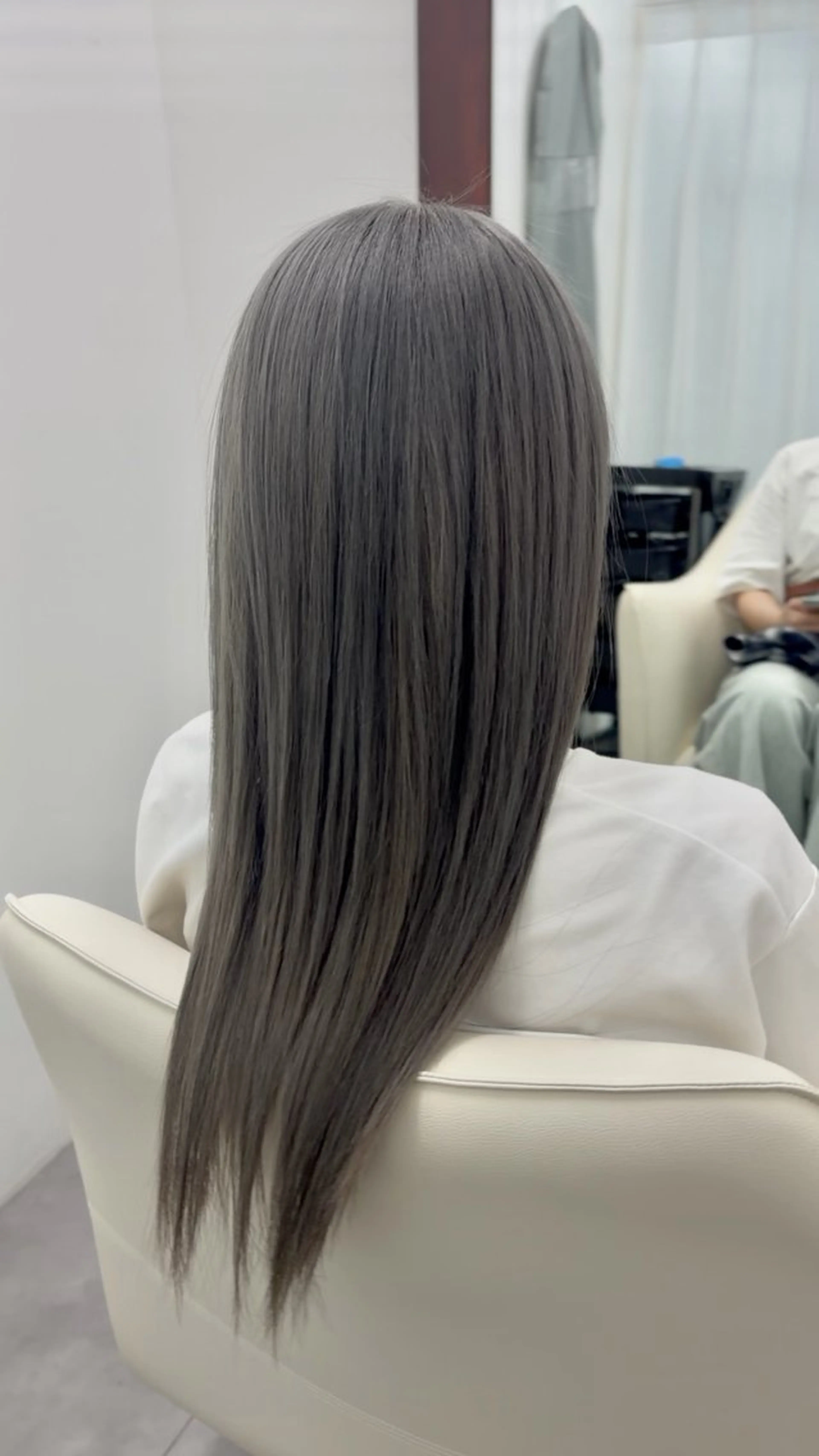 ロング カラー ヘアカラー 江坂 mikuのヘアスタイル