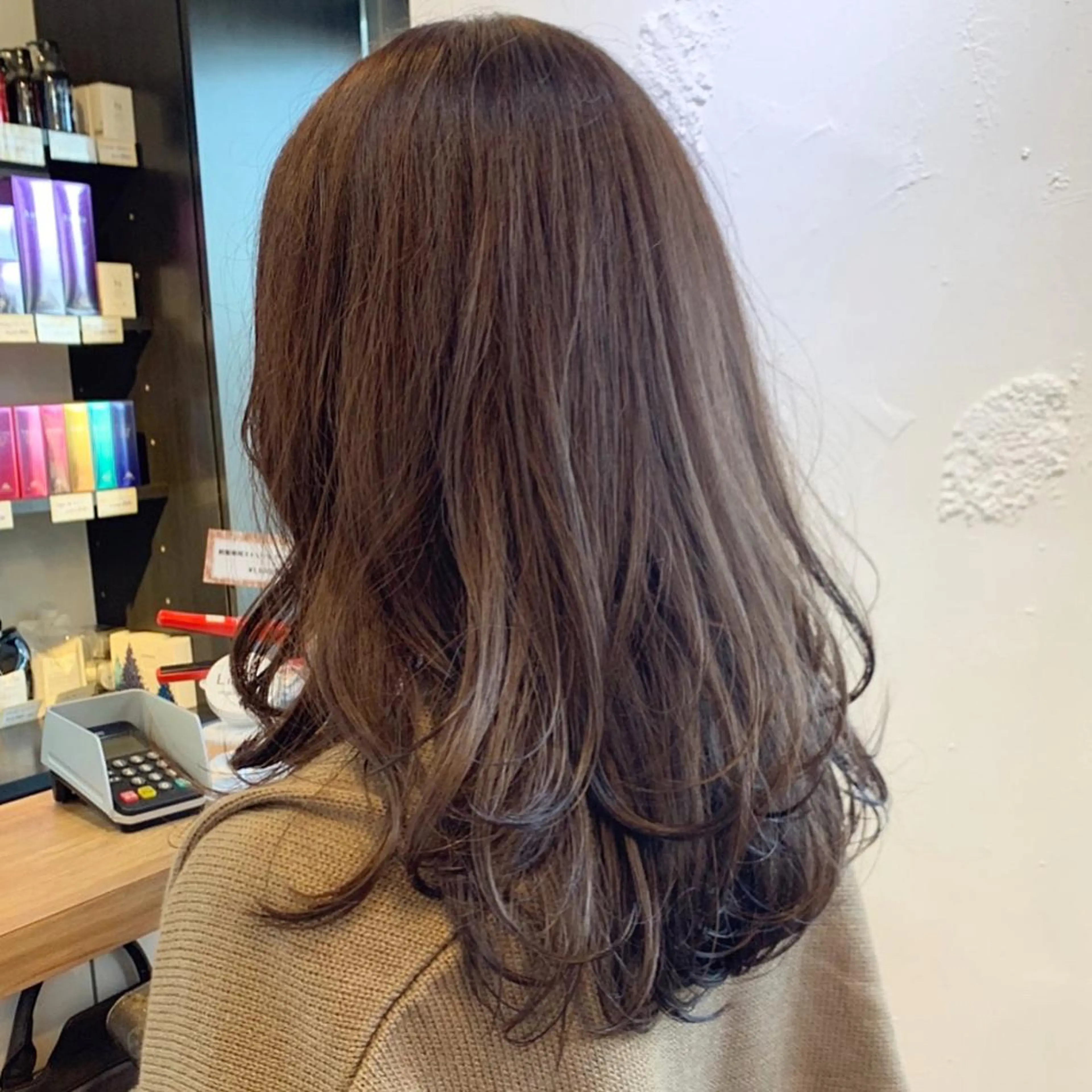 ロング カラー ベージュカラー ブリーチ グレージュ ラベンダーカラー ラベンダーグレージュ ヘアカラー トリートメント Sana / 韓国ヘア / カラーのヘアスタイル