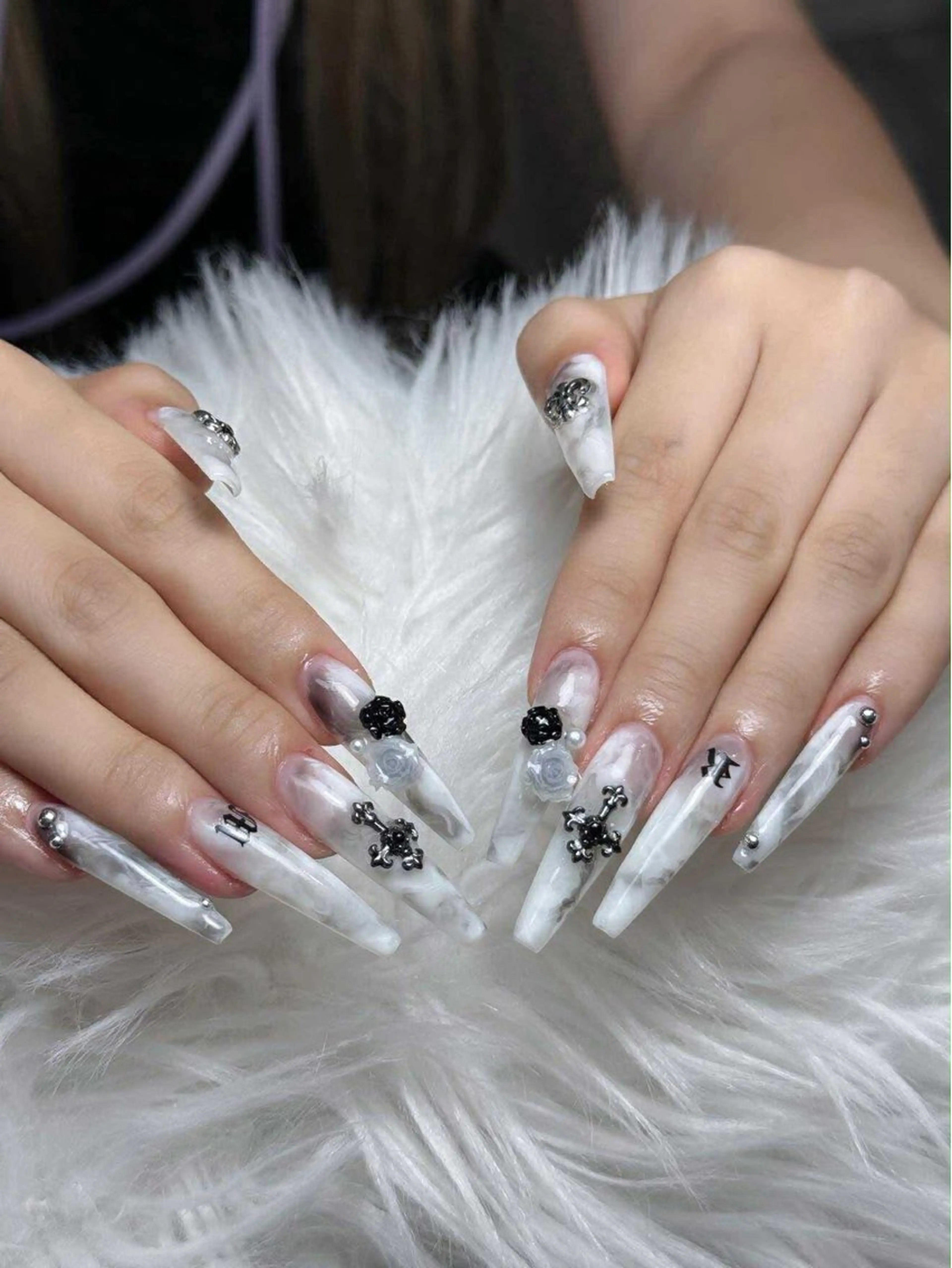 ネイル チークネイル ドット フレンチネイル グラデーション ハート ハンドネイル ハンドケア Eli Nails 新宿のネイルデザイン