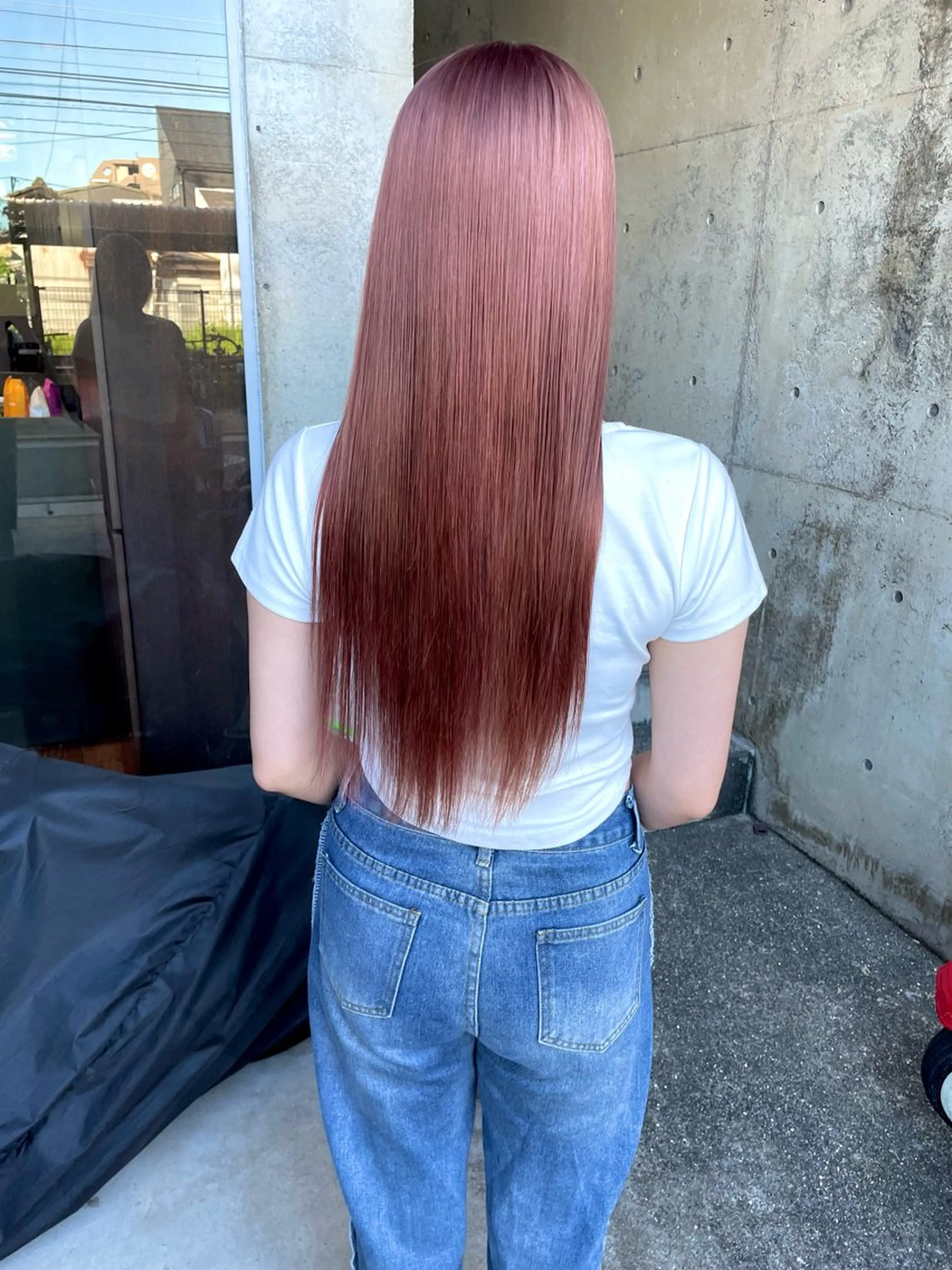 ロング カラー ブリーチ ピンクカラー t.（ティードット）所属・日高 香織のヘアスタイル