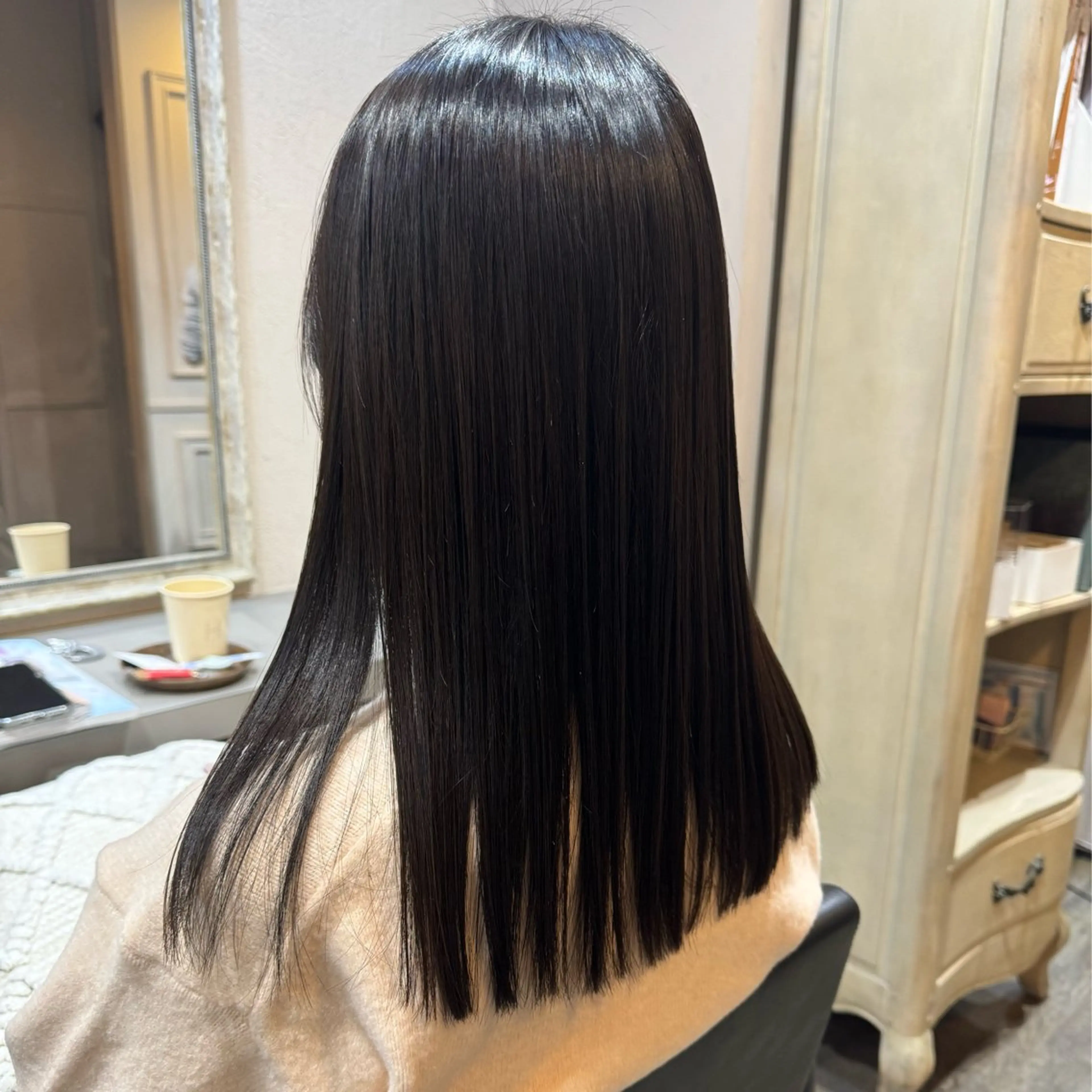 セミロング 髪質改善 カット ヘアカラー 縮毛矯正 トリートメント 艶髪　透明感カラー 田中伶奈のヘアスタイル