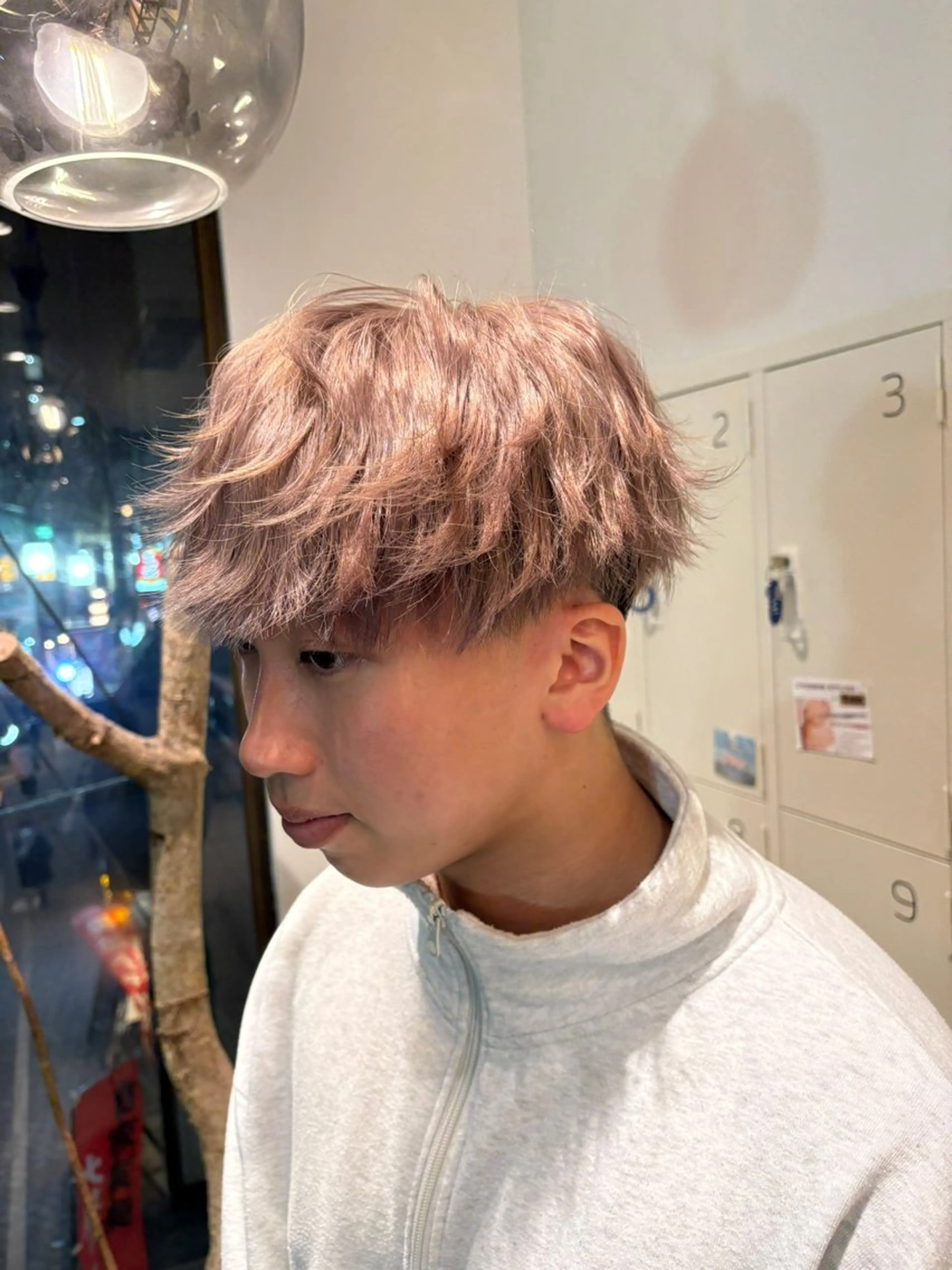ショート カラー NATSUMI 🐻‍❄️🤍のヘアスタイル
