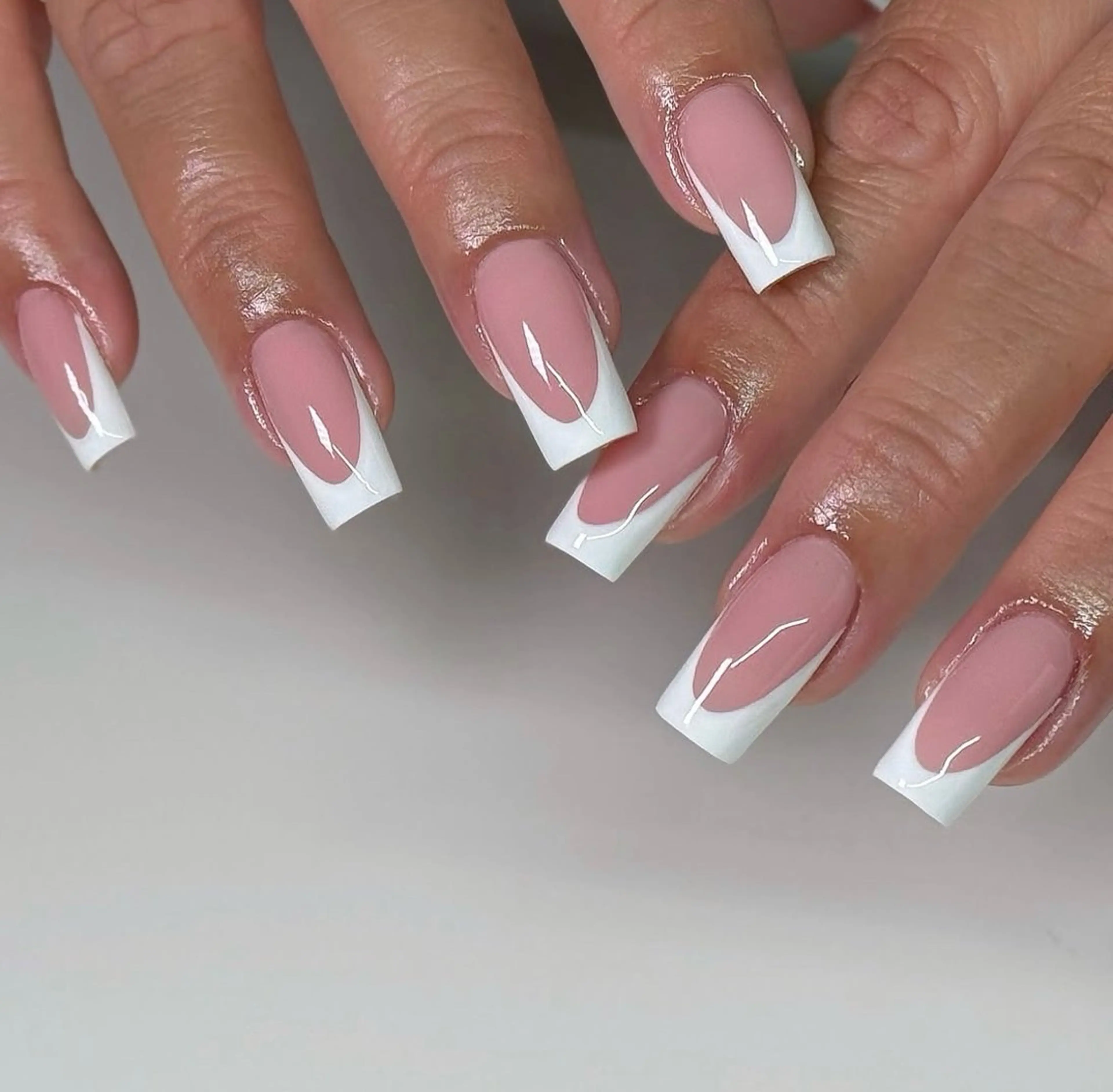 ネイル ハンドネイル VIERU 🌈🎀💖のネイルデザイン