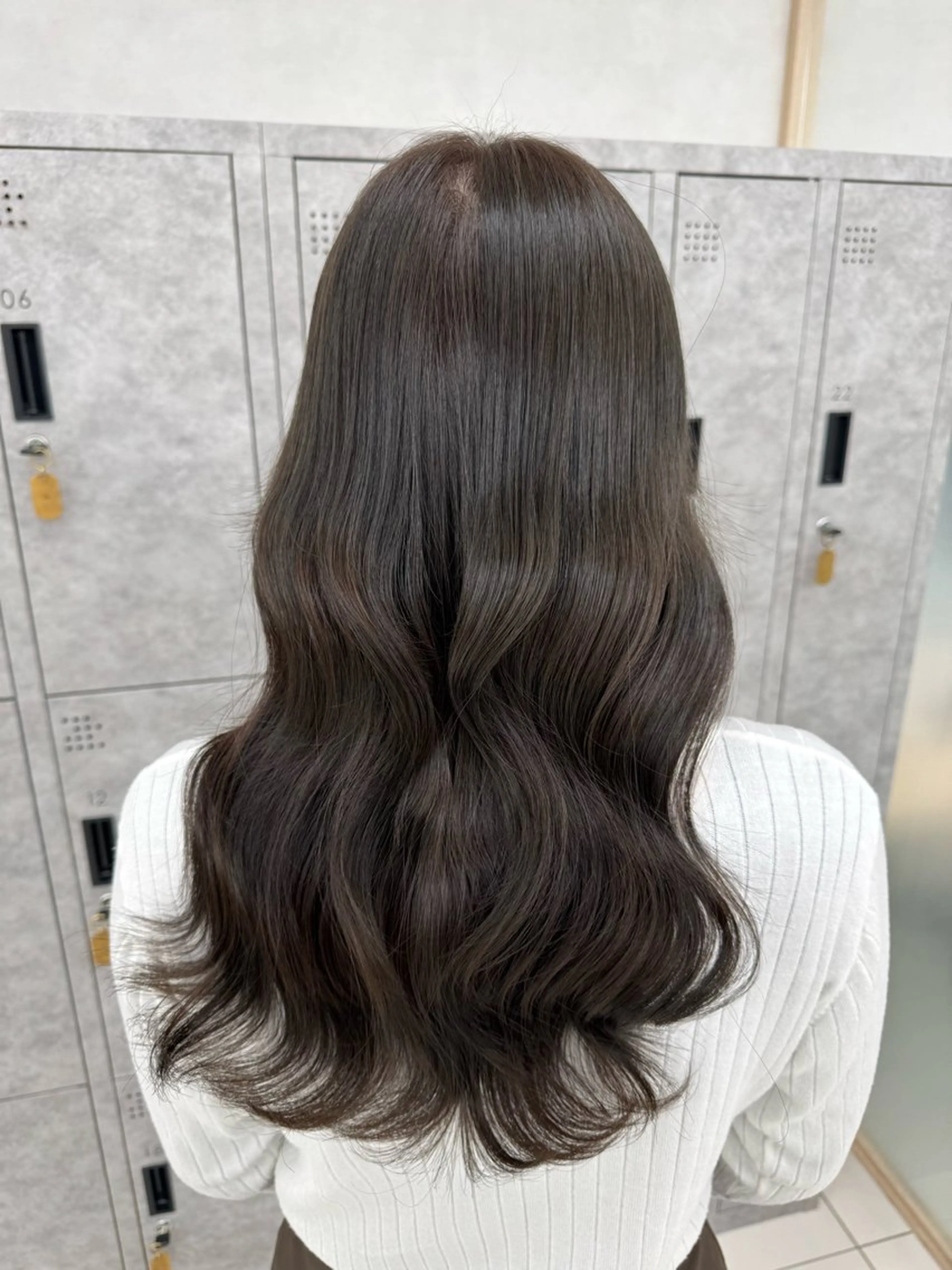 ロング カラー 韓国レイヤー/ 顔まわり/西野和裕のヘアスタイル