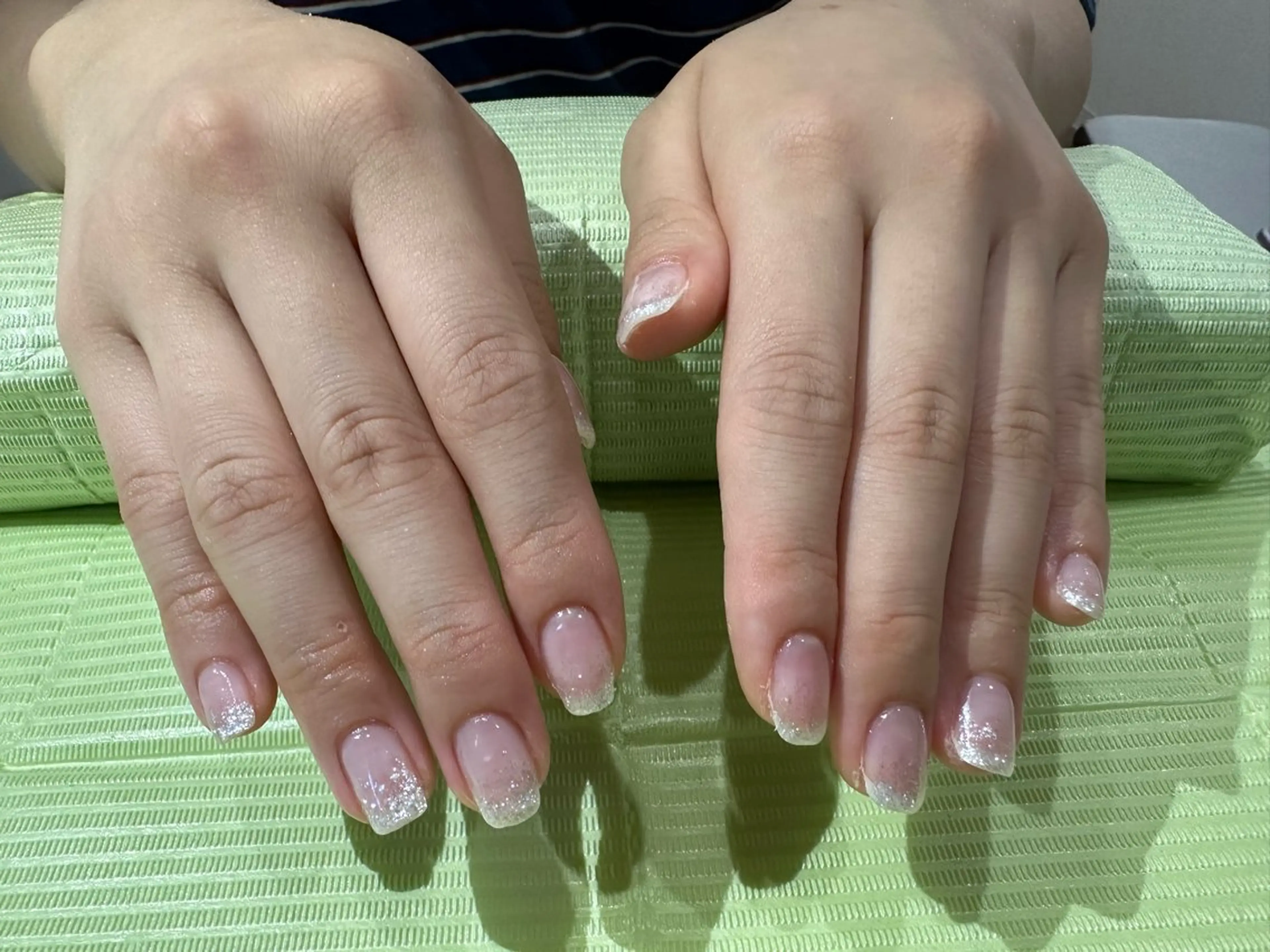 ネイル グラデーション ラメ(グリッター) ラメグラデーション Eyelash＆nail Buena 高円寺店所属・【Jr.ネイリスト】 💜serina💜のネイルデザイン