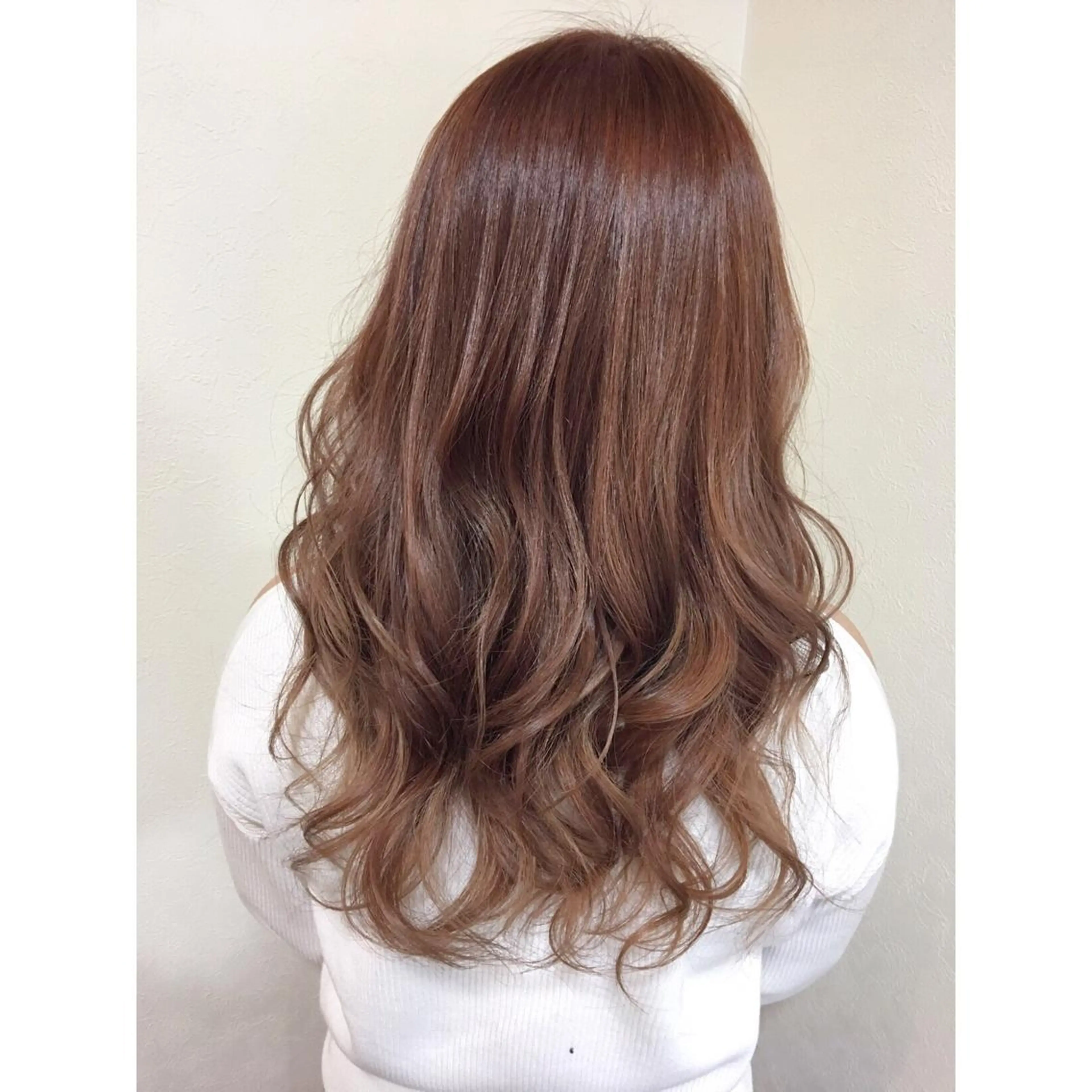 セミロング ヤマグチ ヒカルのヘアスタイル