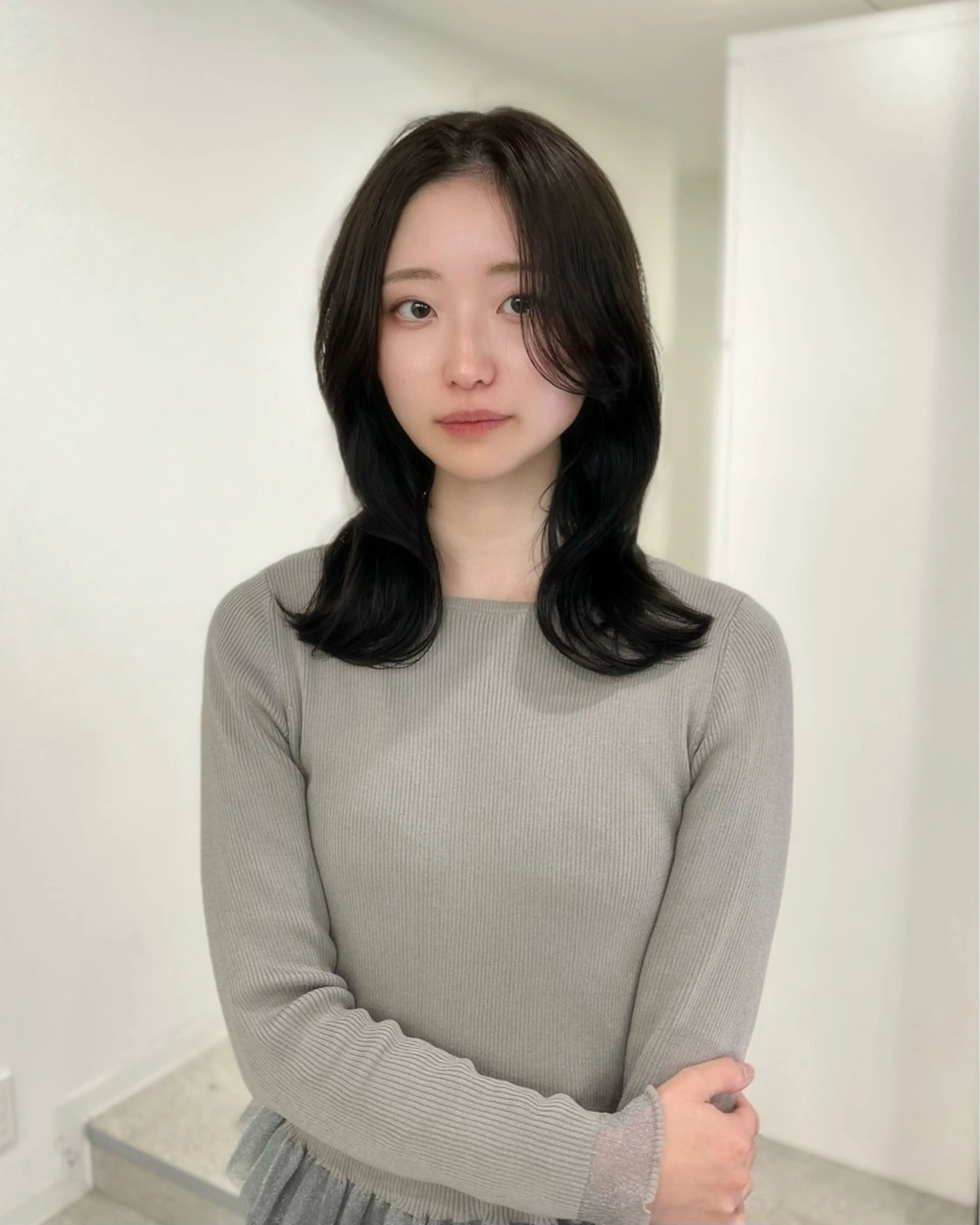 ミディアム カラー グレージュ オリーブグレージュ オリーブグレー 縮毛矯正/ハイトーン /パーマ/せき🧸のヘアスタイル