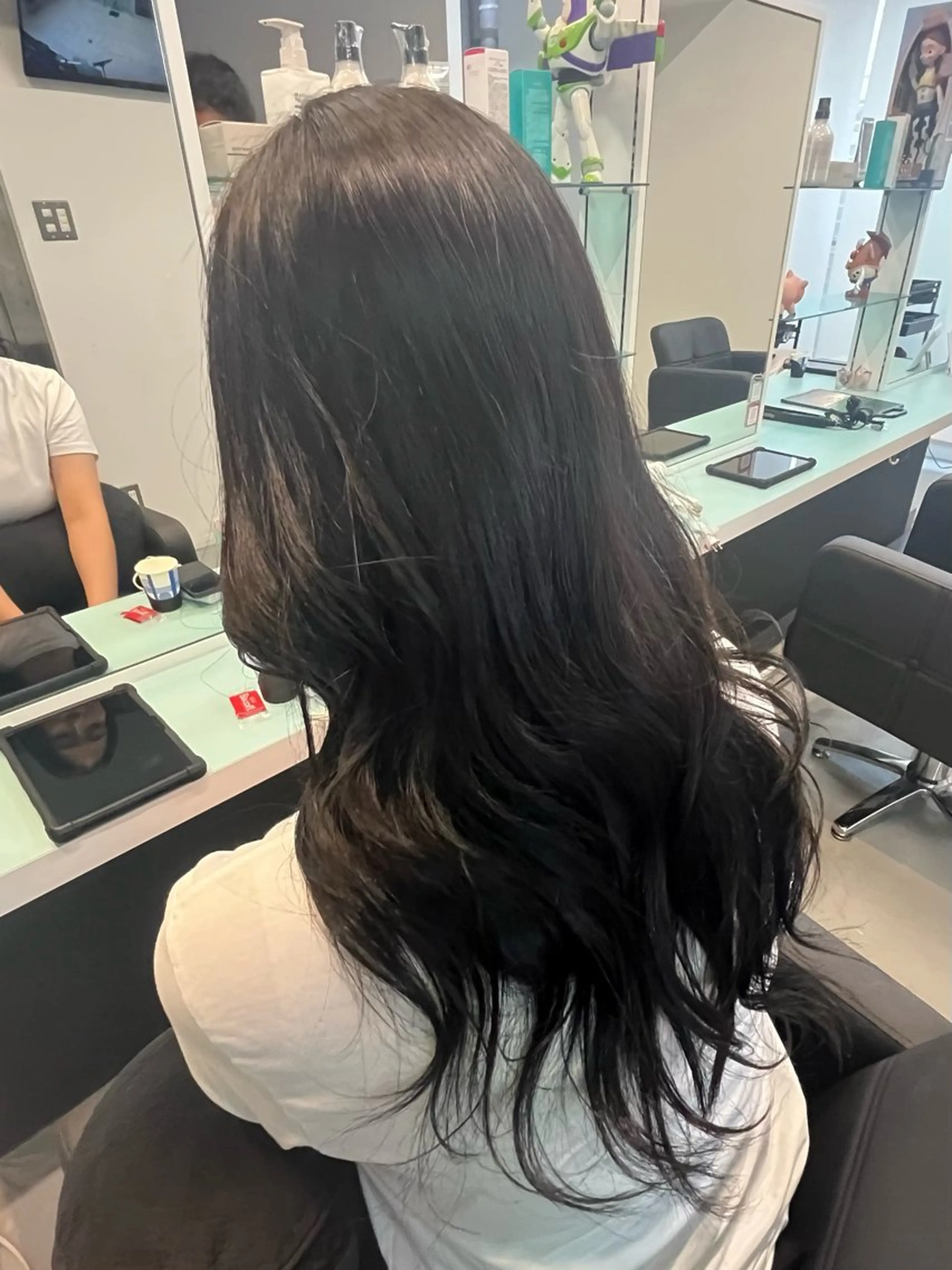 ロング カラー 韓国風ヘア Rena🦄顔まわり カット🤍✂️のヘアスタイル