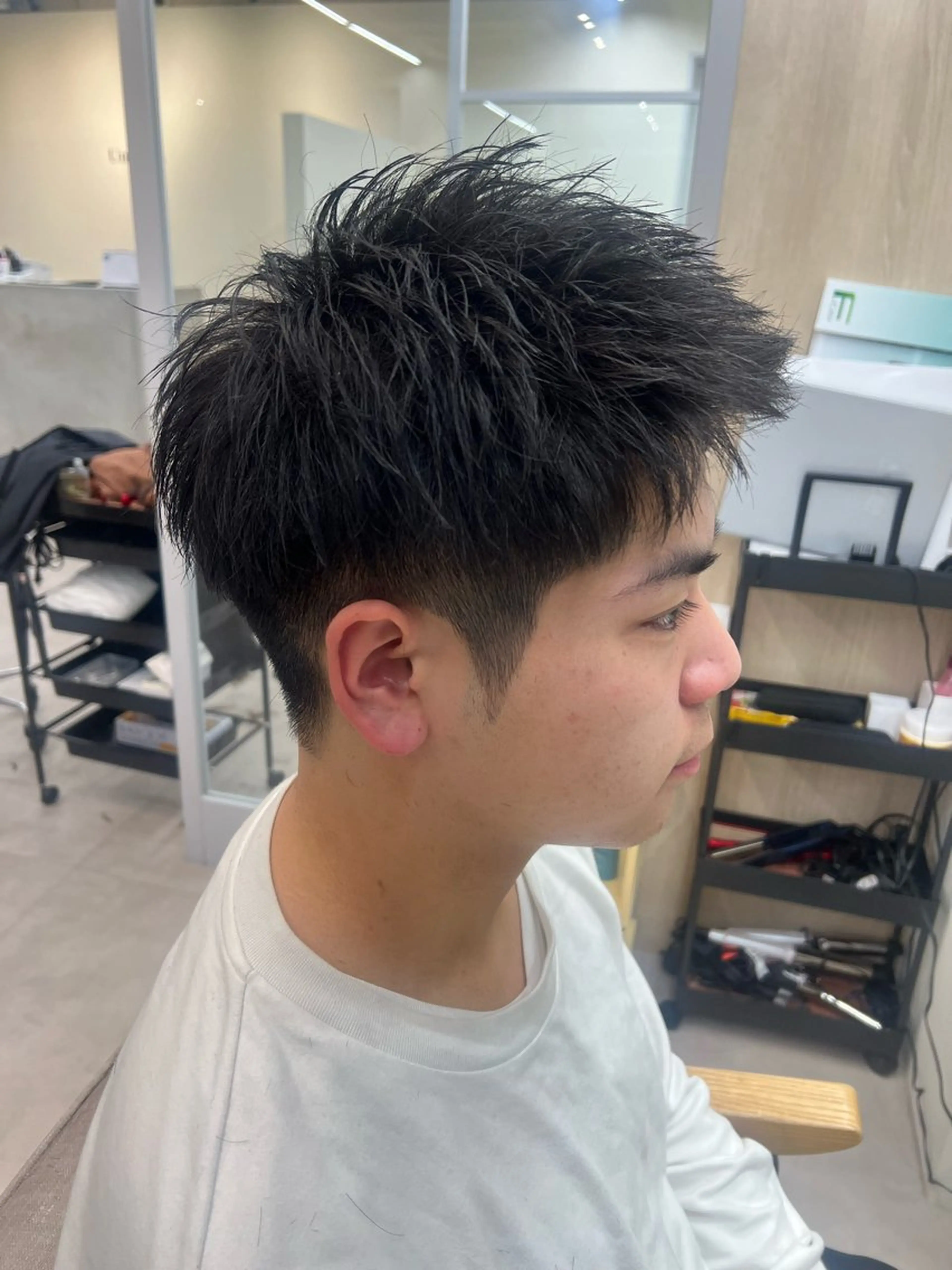 メンズ ツーブロック 刈り上げ メンズ レイヤー ウルフ 弓木啓輔のヘアスタイル