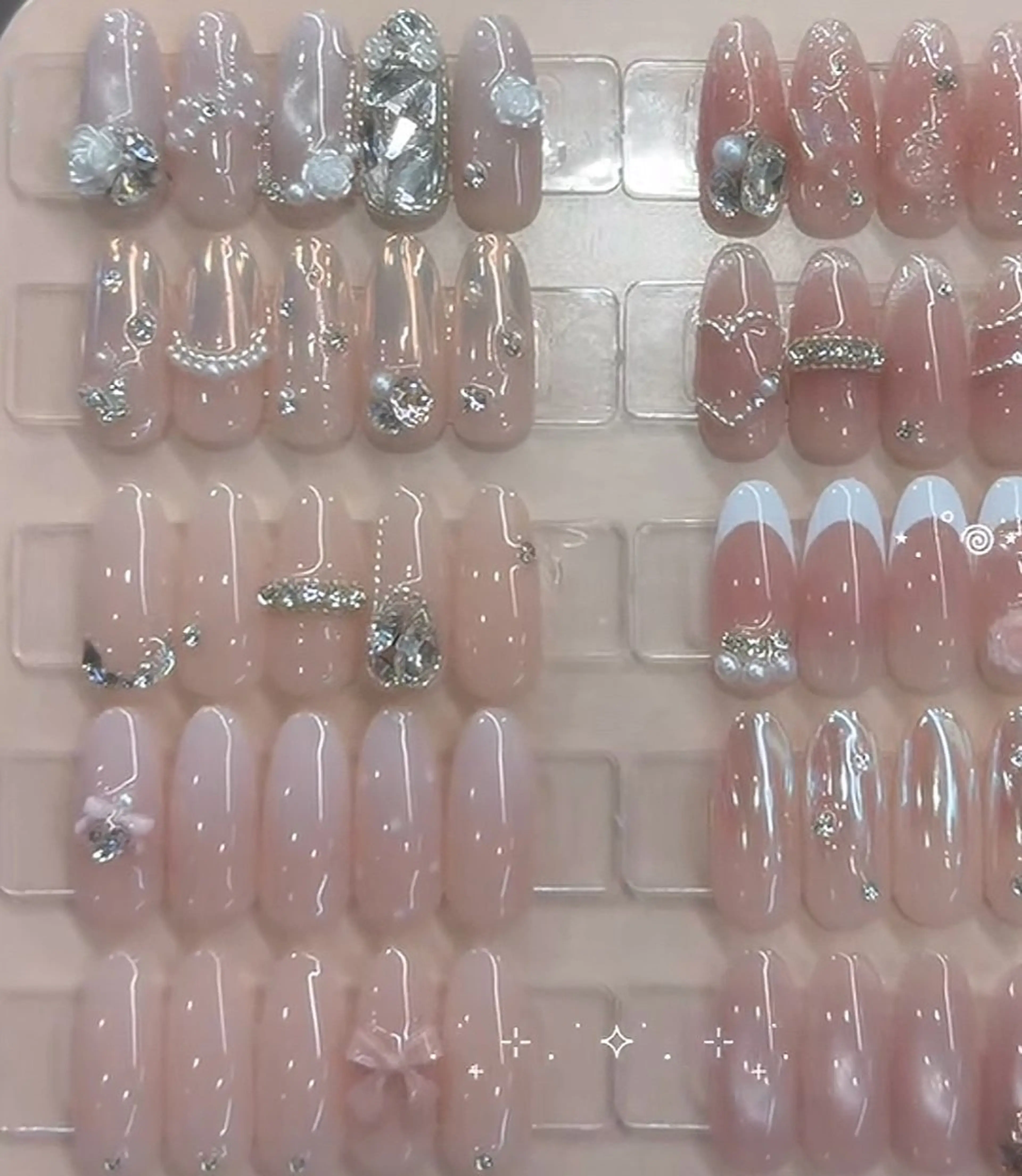 ネイル キラキラネイル 持ち込み ワンホンネイル ハンドネイル Queeens nailのネイルデザイン