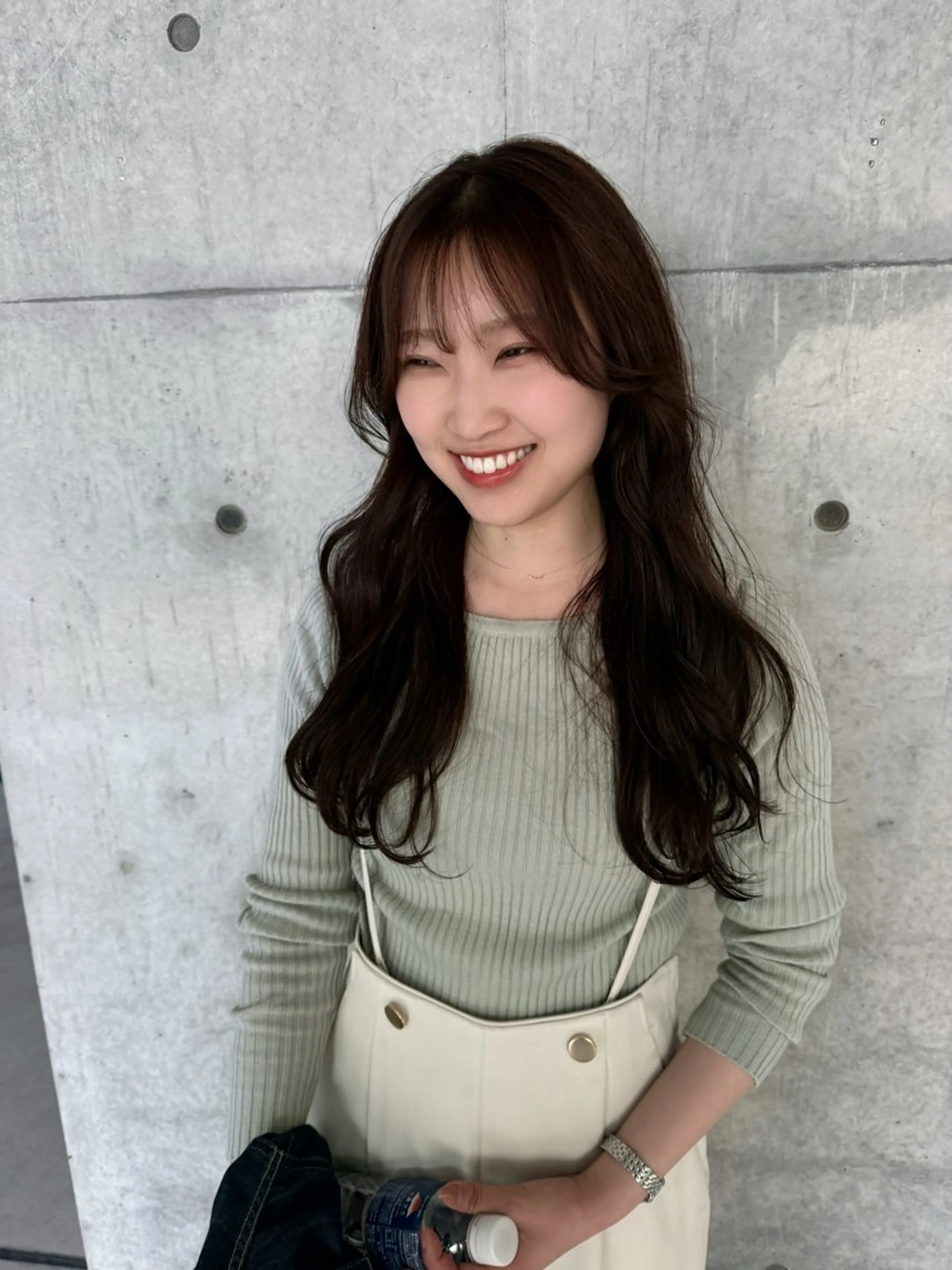 ロング カラー ロングレイヤー アッシュ ベージュカラー ブリーチ 透明感カラー カット ヘアカラー トリートメント 誰より丁寧なカット/ 小林輝/レイヤーのヘアスタイル