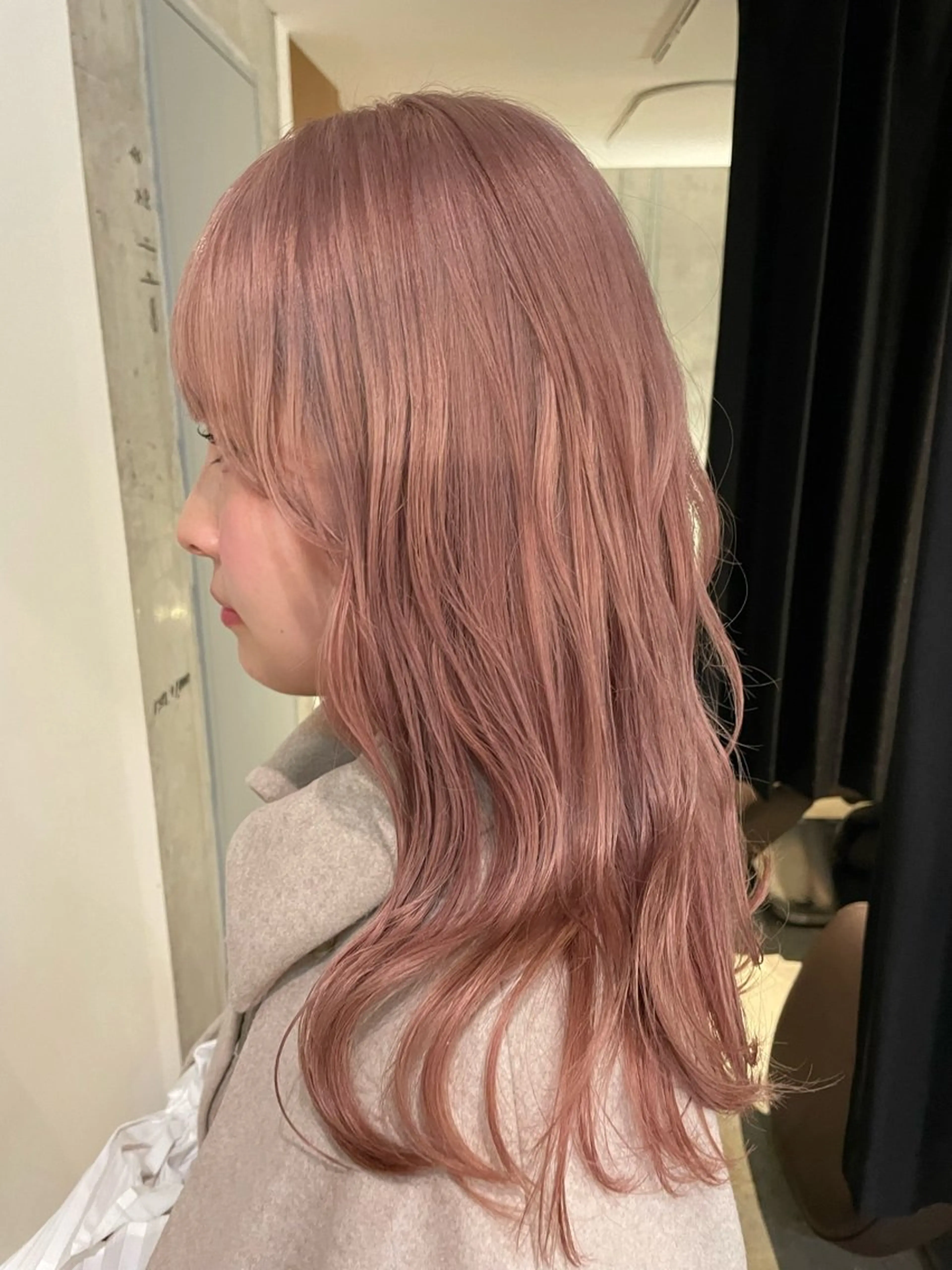 セミロング カラー ミストバング ベージュカラー ブリーチ ケアブリーチ 透明感カラー ヘアカラー トリートメント ヘアセット ベージュカラー🐑 レイヤー🤎塚原優芽のヘアスタイル