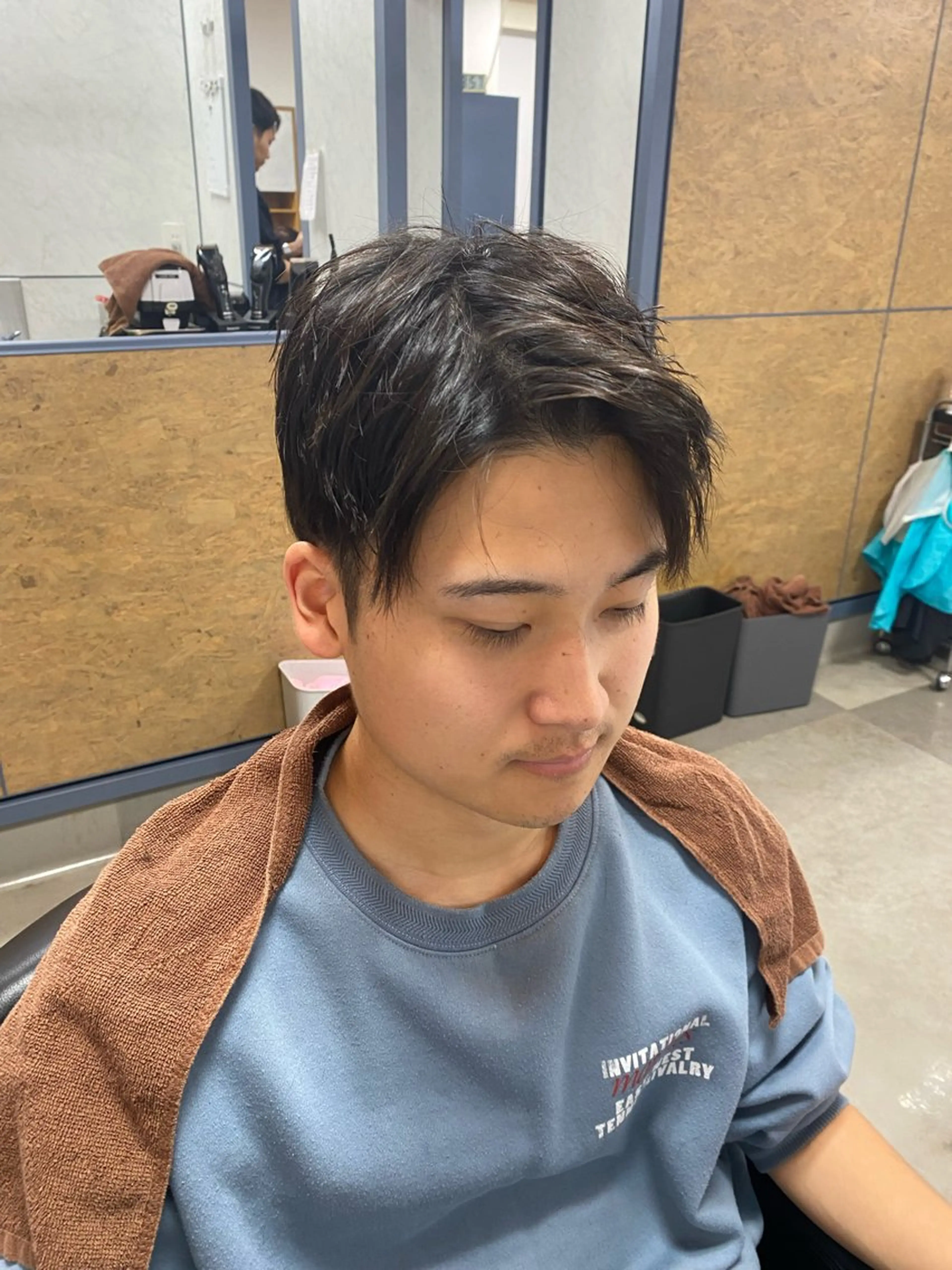 ミディアム 湯浅 俊貴のヘアスタイル