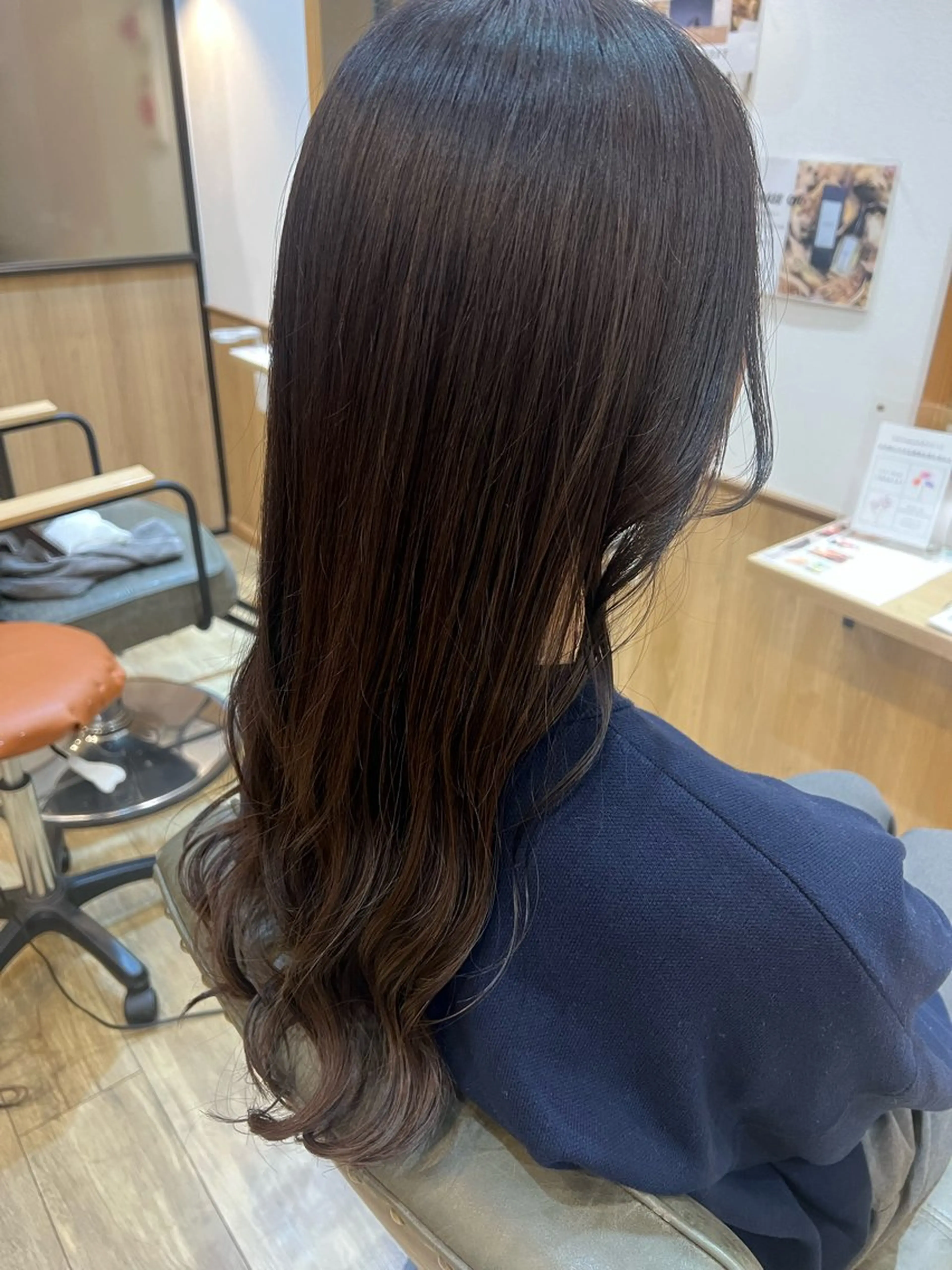 ロング 高辻 日菜のヘアスタイル