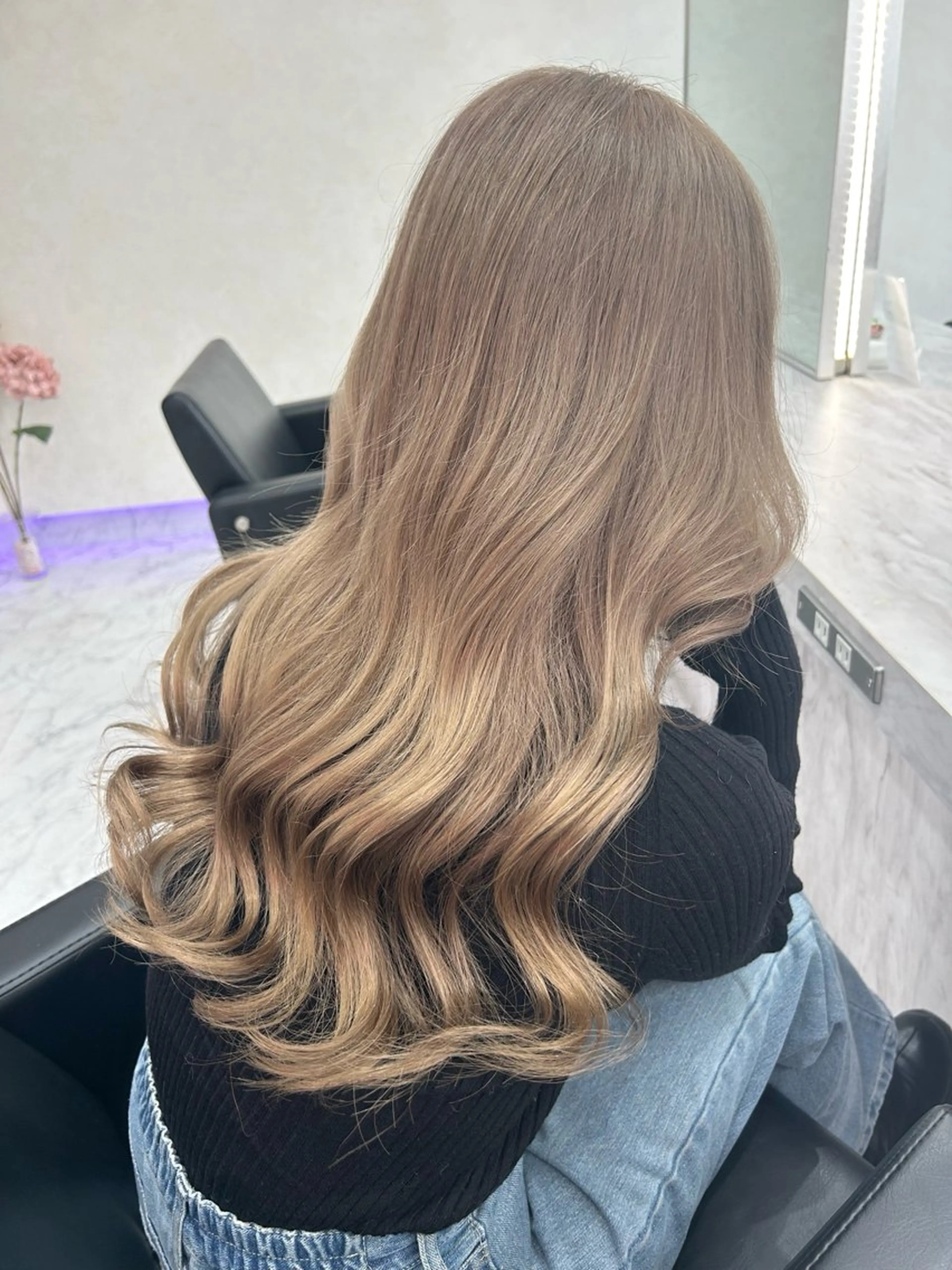 ロング カラー ヘアカラー ハイトーン/韓国風 🤍Nacchi🐈のマツエク・マツパデザイン